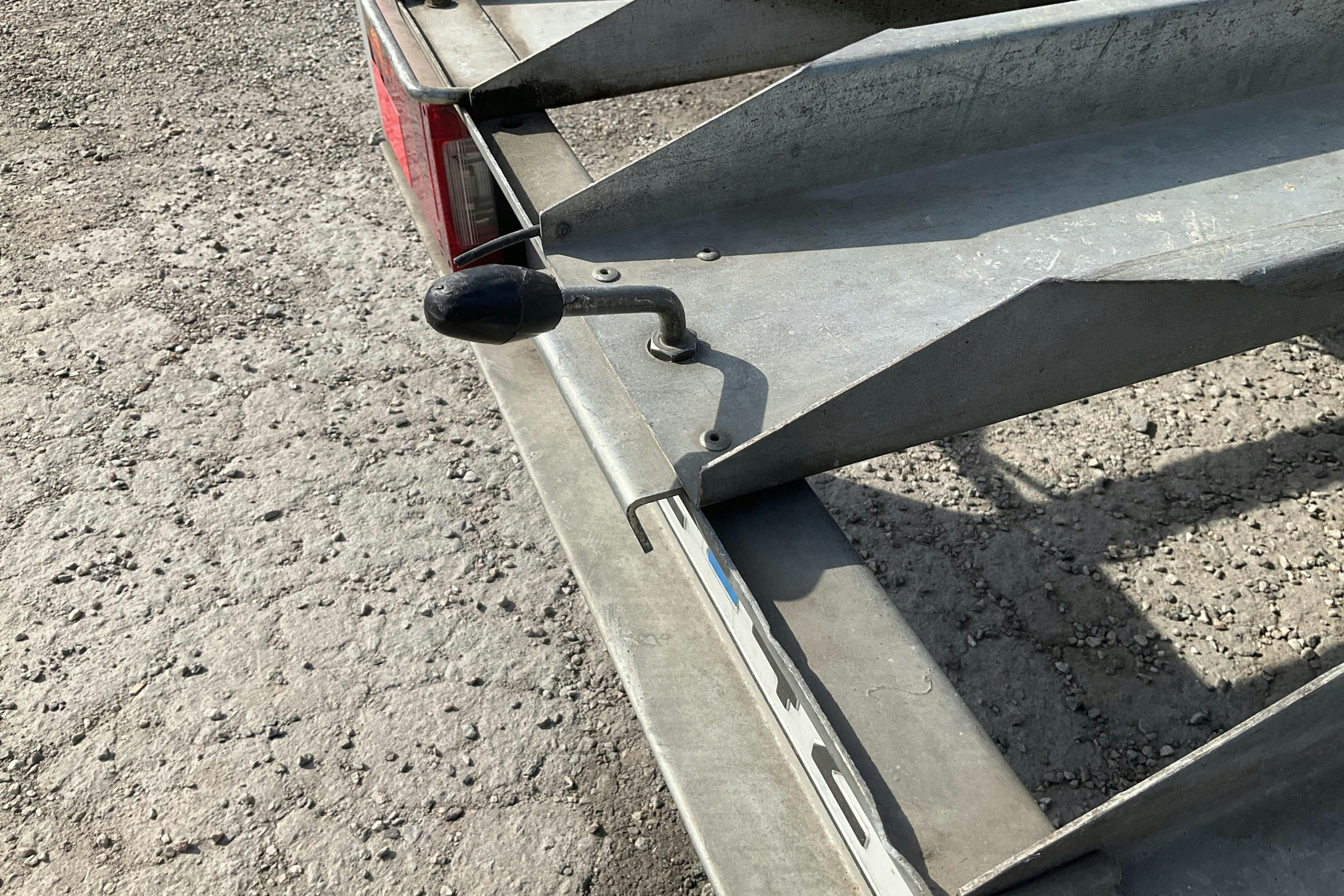 KAFO Trailer B6119M2 Släpvagn med tippfunktion för transport av tvåhjulingar - 0 km - hall - 2006