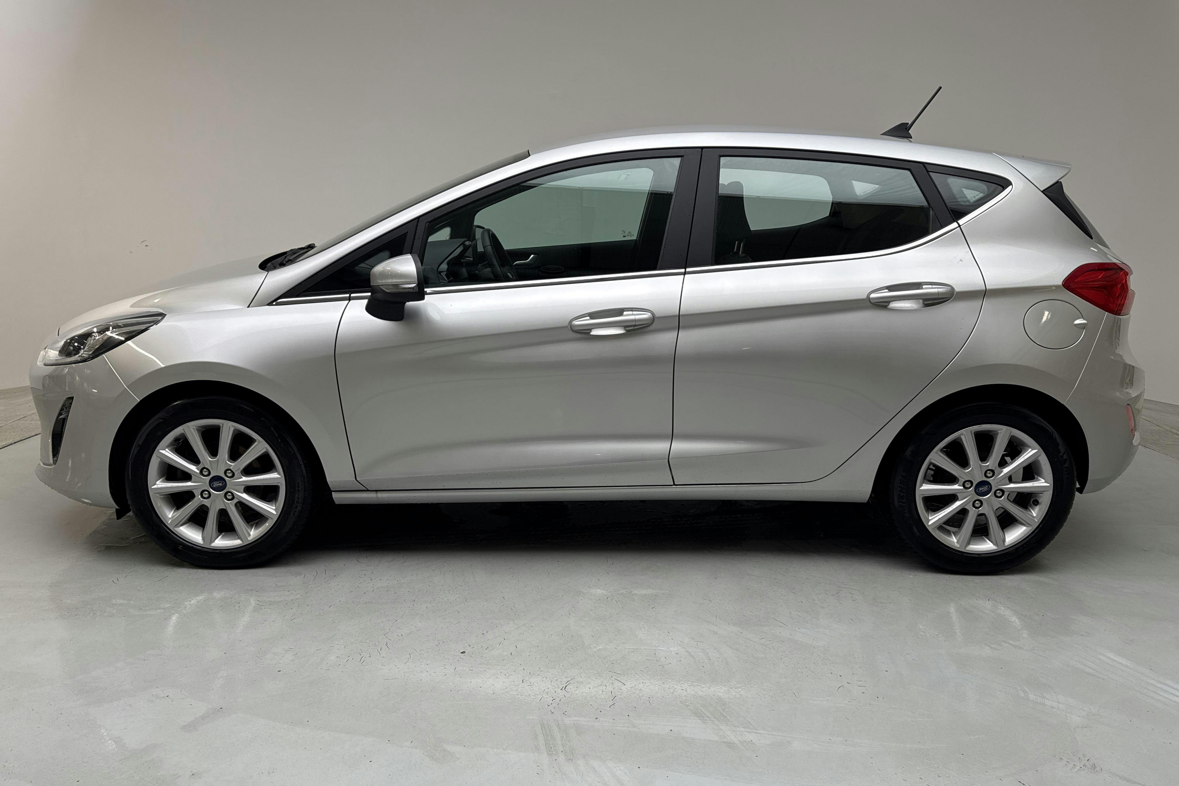 Ford Fiesta 1.0T EcoBoost 5dr (100hk) - 6 453 mil - Automat - grå - 2020