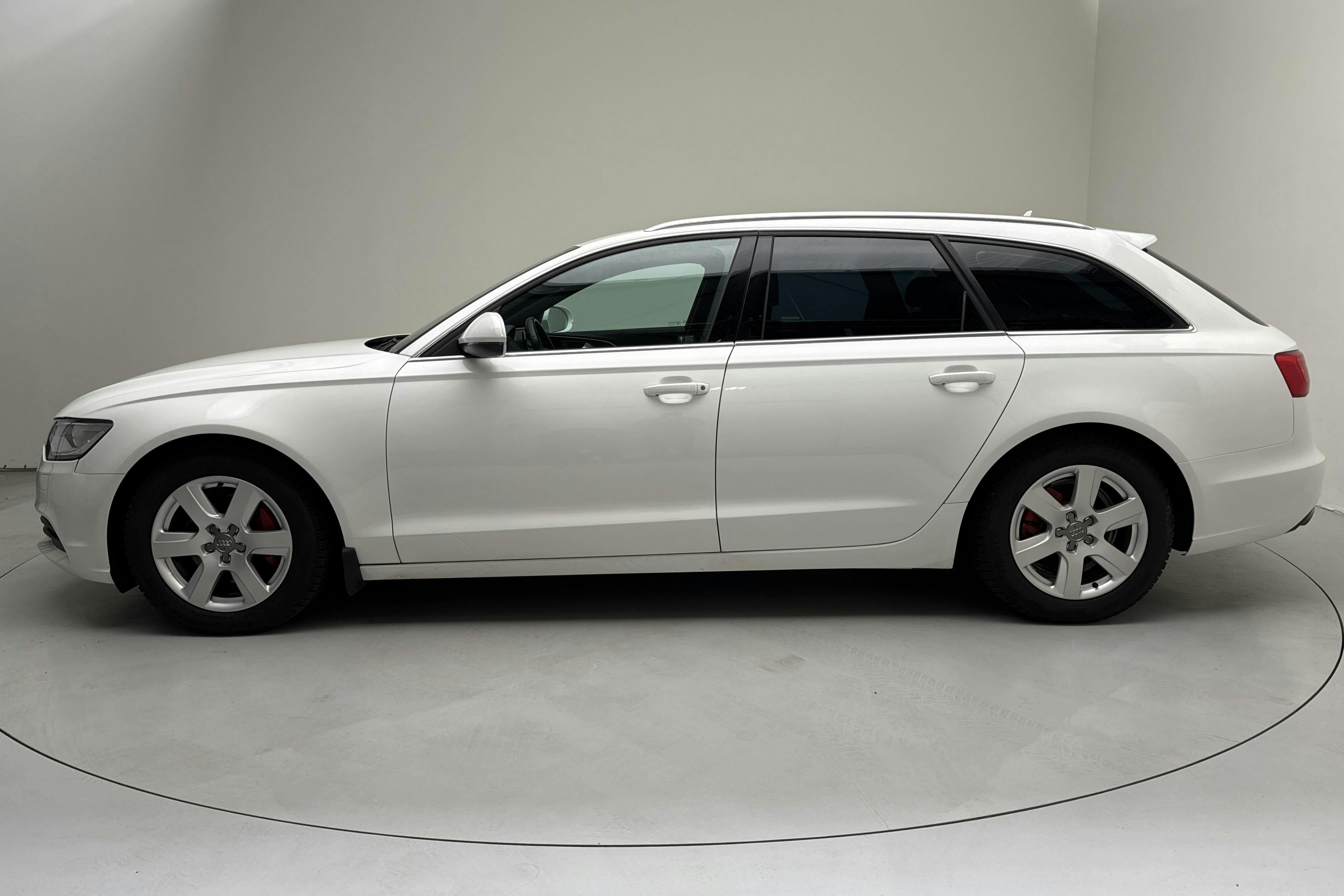 Audi A6 2.0 TDI Avant (177hk) - 151 850 km - Automaatne - valge - 2013