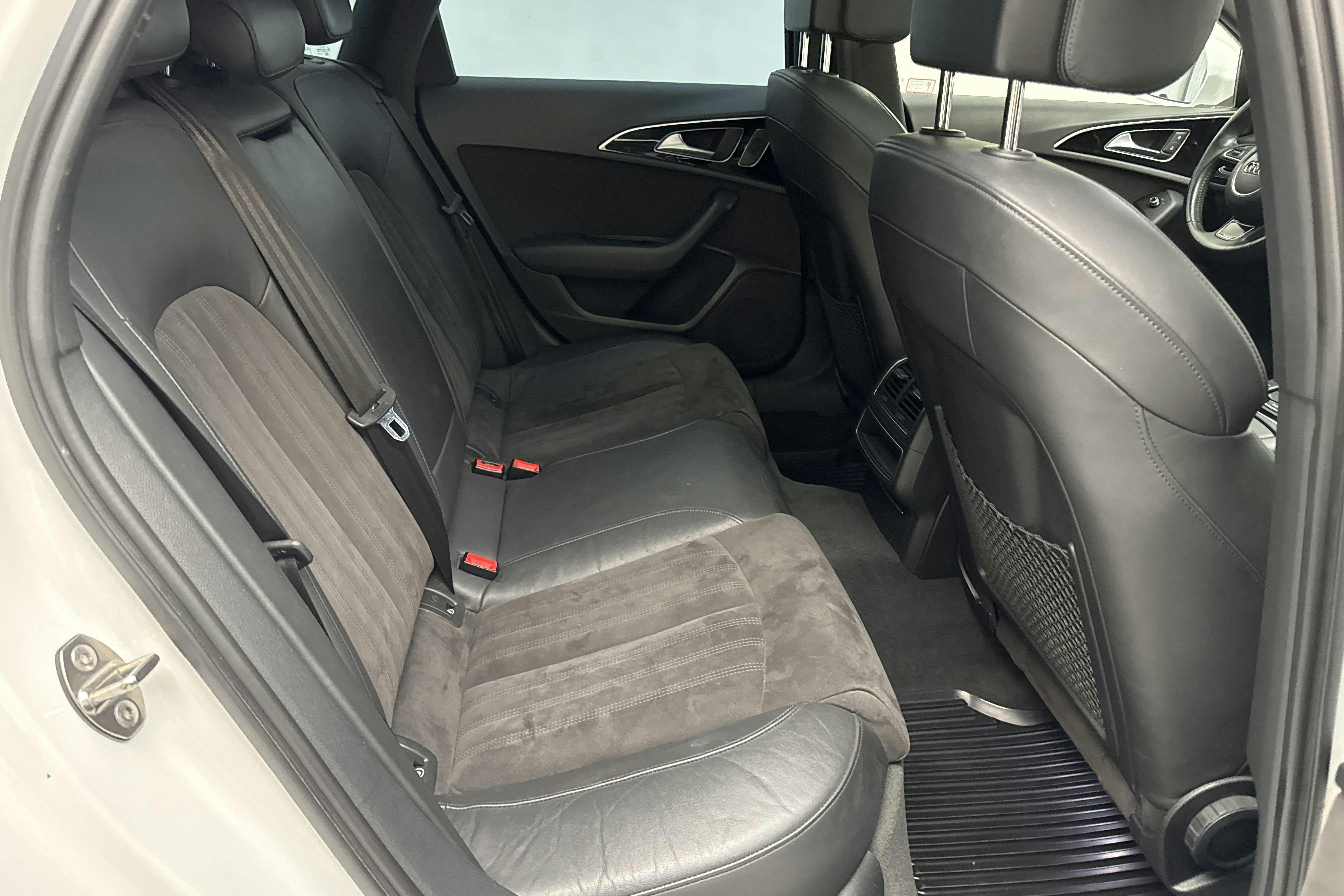 Audi A6 2.0 TDI Avant (177hk) - 151 850 km - Automaatne - valge - 2013