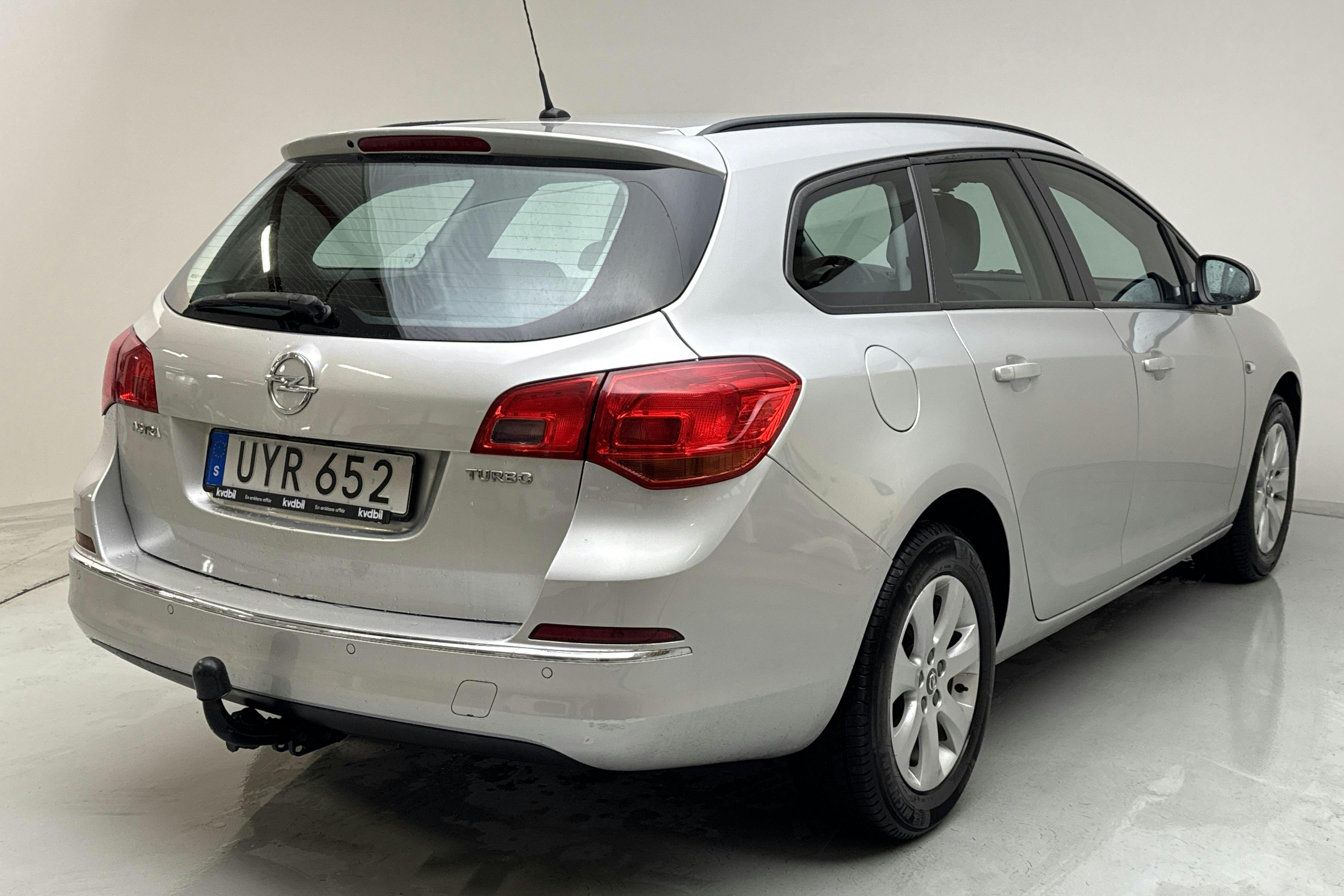 Opel Astra 1.4 Turbo ECOTEC Sports Tourer (140hk) - 117 900 km - Manual - gray - 2015