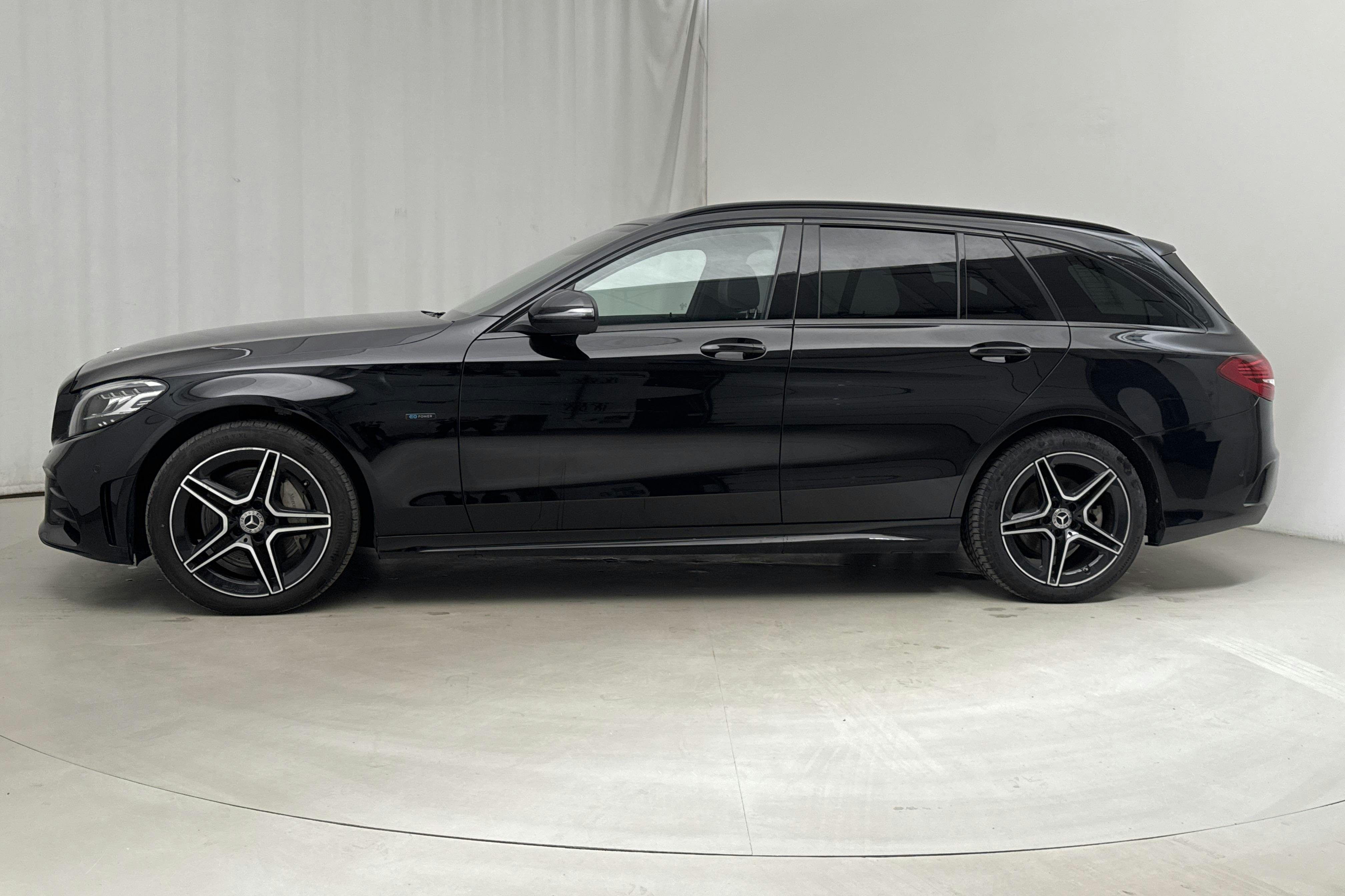 Mercedes C 300 e Kombi S205 (320hk) - 5 213 mil - Automat - svart - 2021