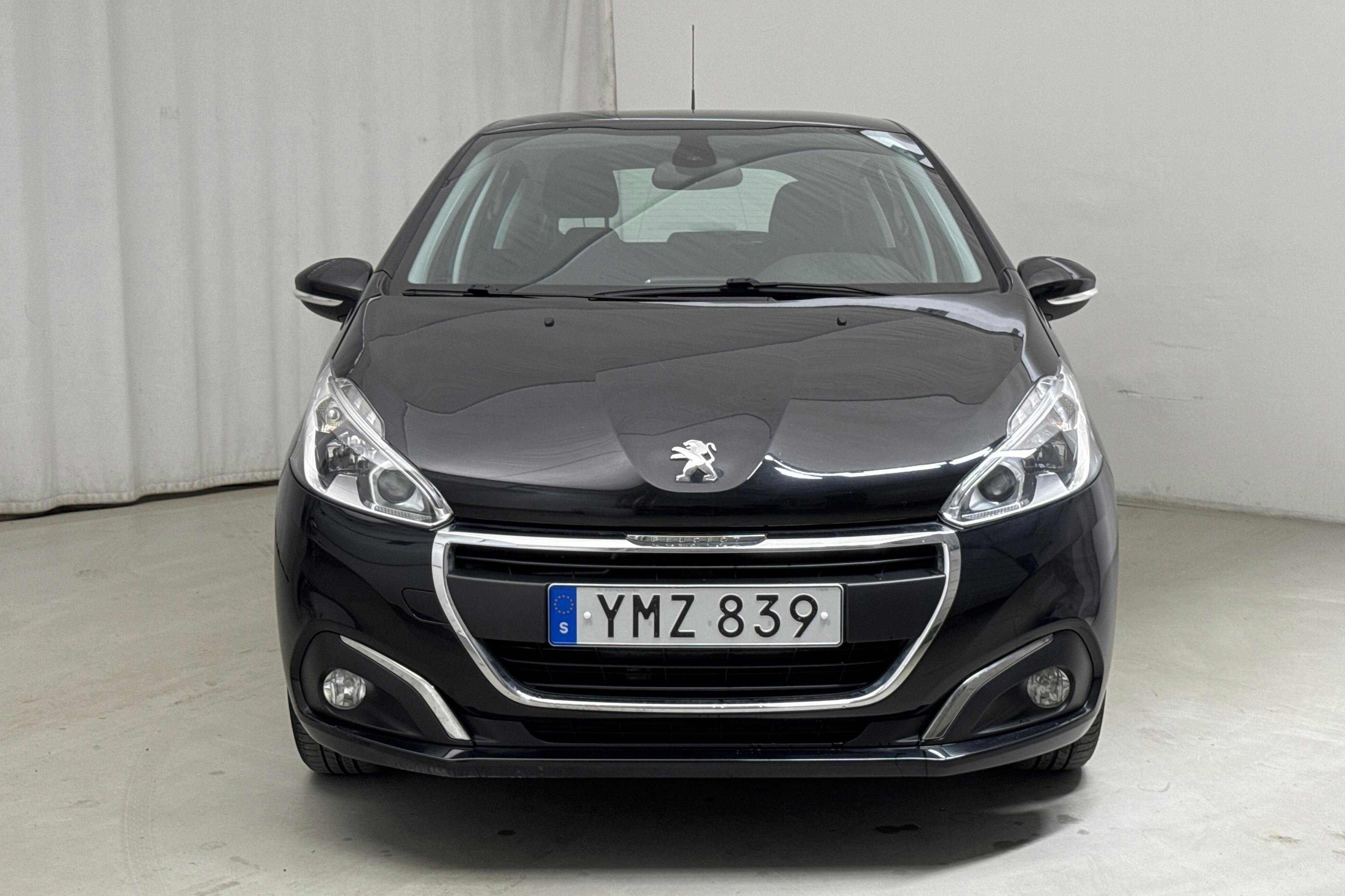 Peugeot 208 PureTech 5dr (82hk) - 62 780 km - Automaatne - must - 2017