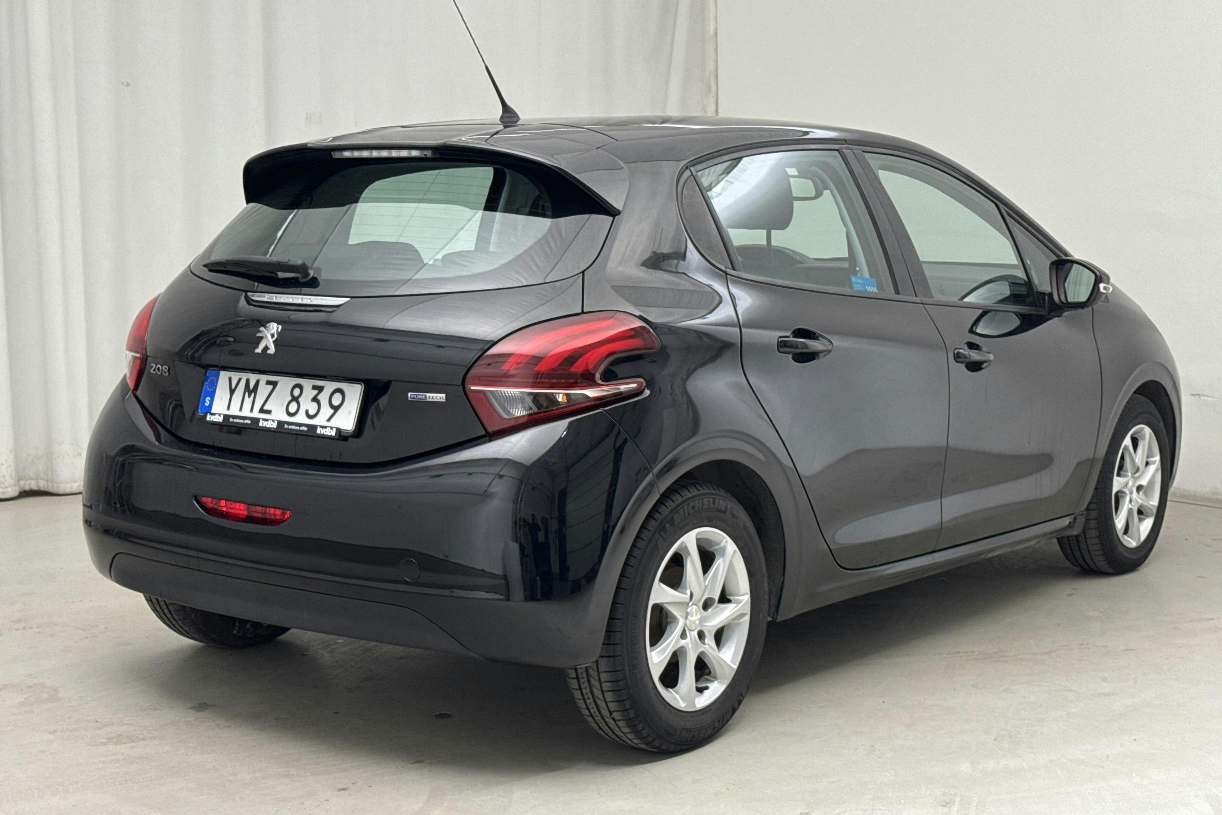 Peugeot 208 PureTech 5dr (82hk) - 62 780 km - Automaatne - must - 2017