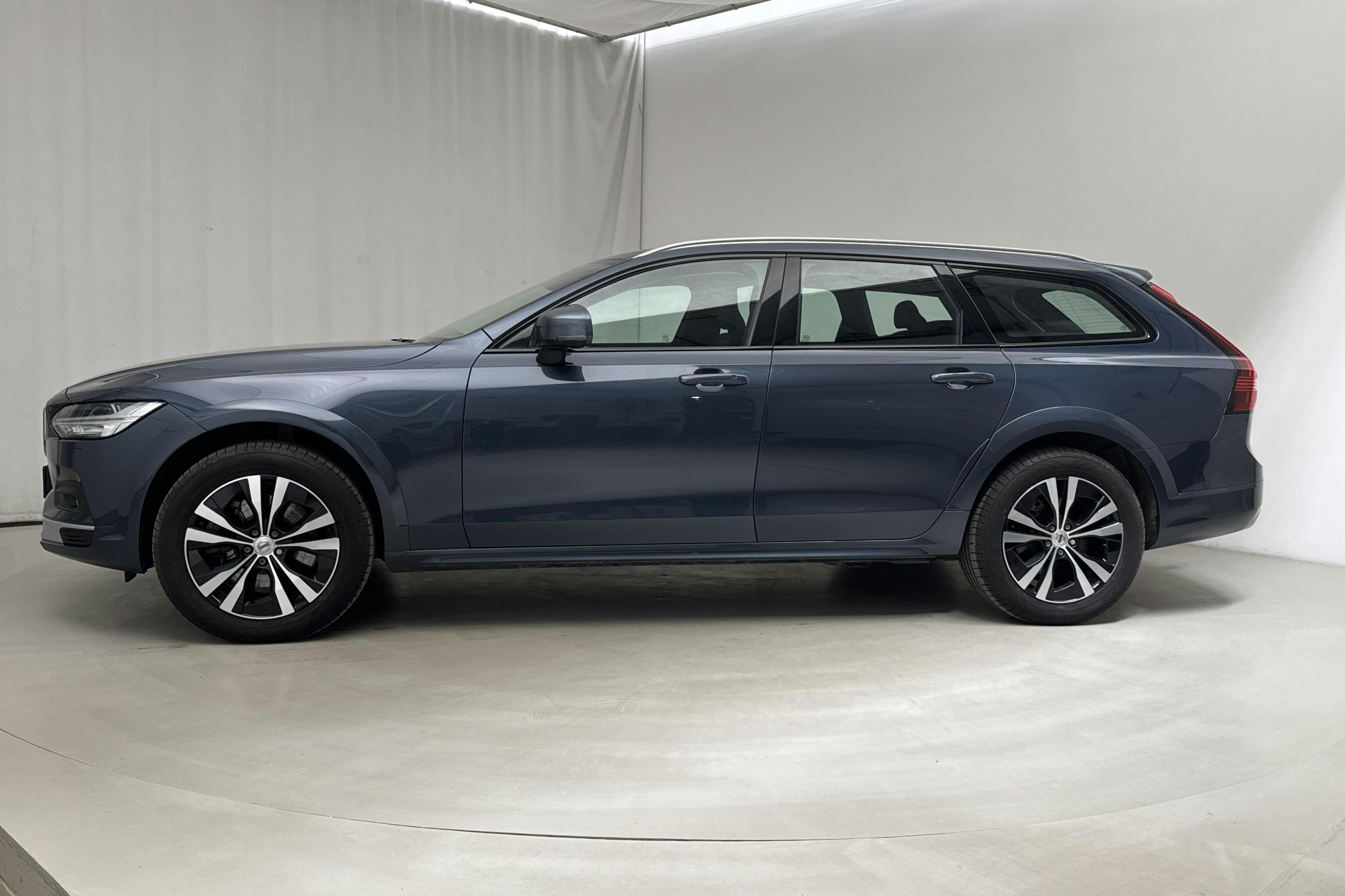 Volvo V90 B4 Cross Country AWD Mildhybrid, Diesel (197hk) - 14 459 mil - Automat - Dark Blue - 2021