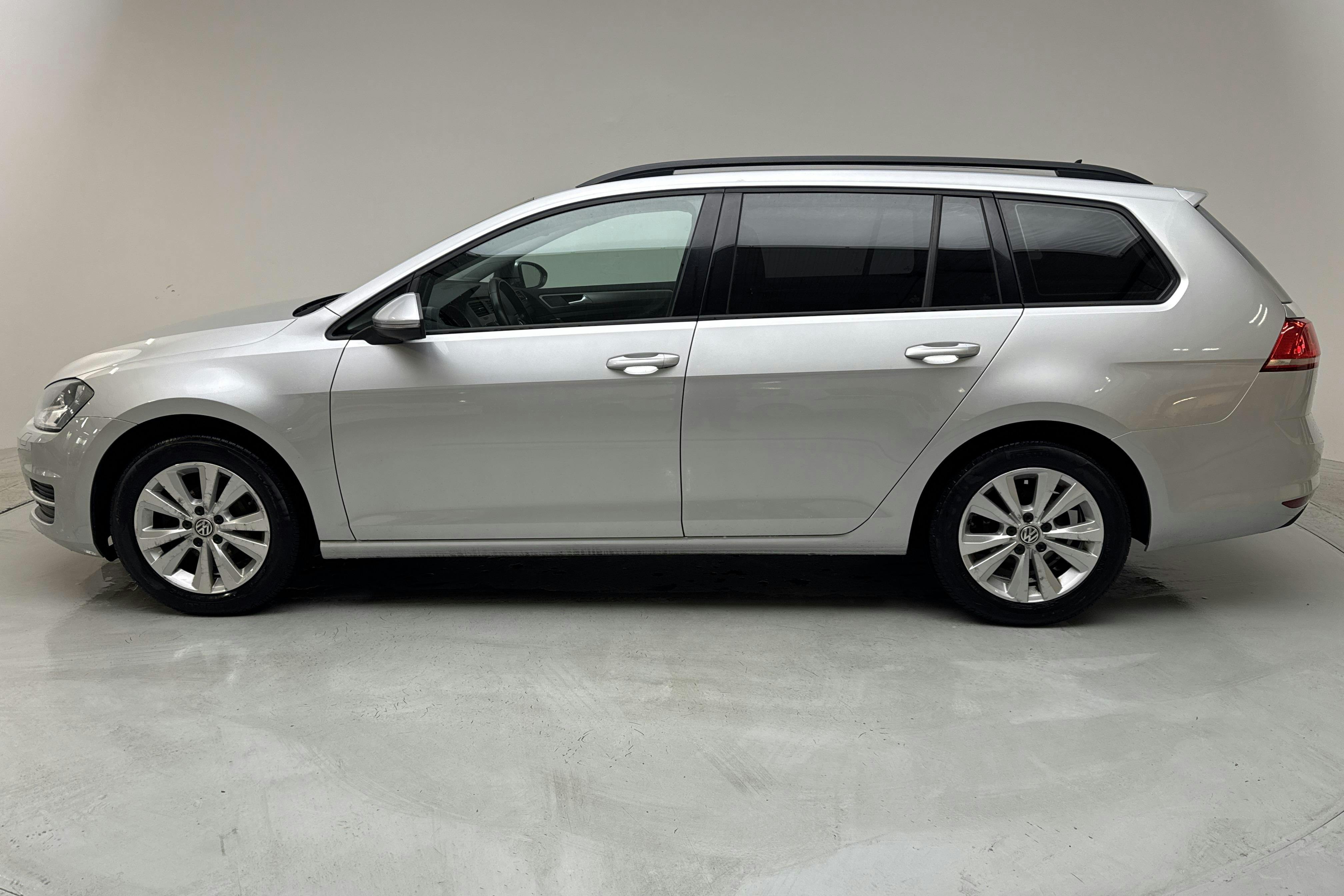 VW Golf VII 1.2 TSI Sportscombi (105hk) - 15 596 mil - Manuell - silver - 2014