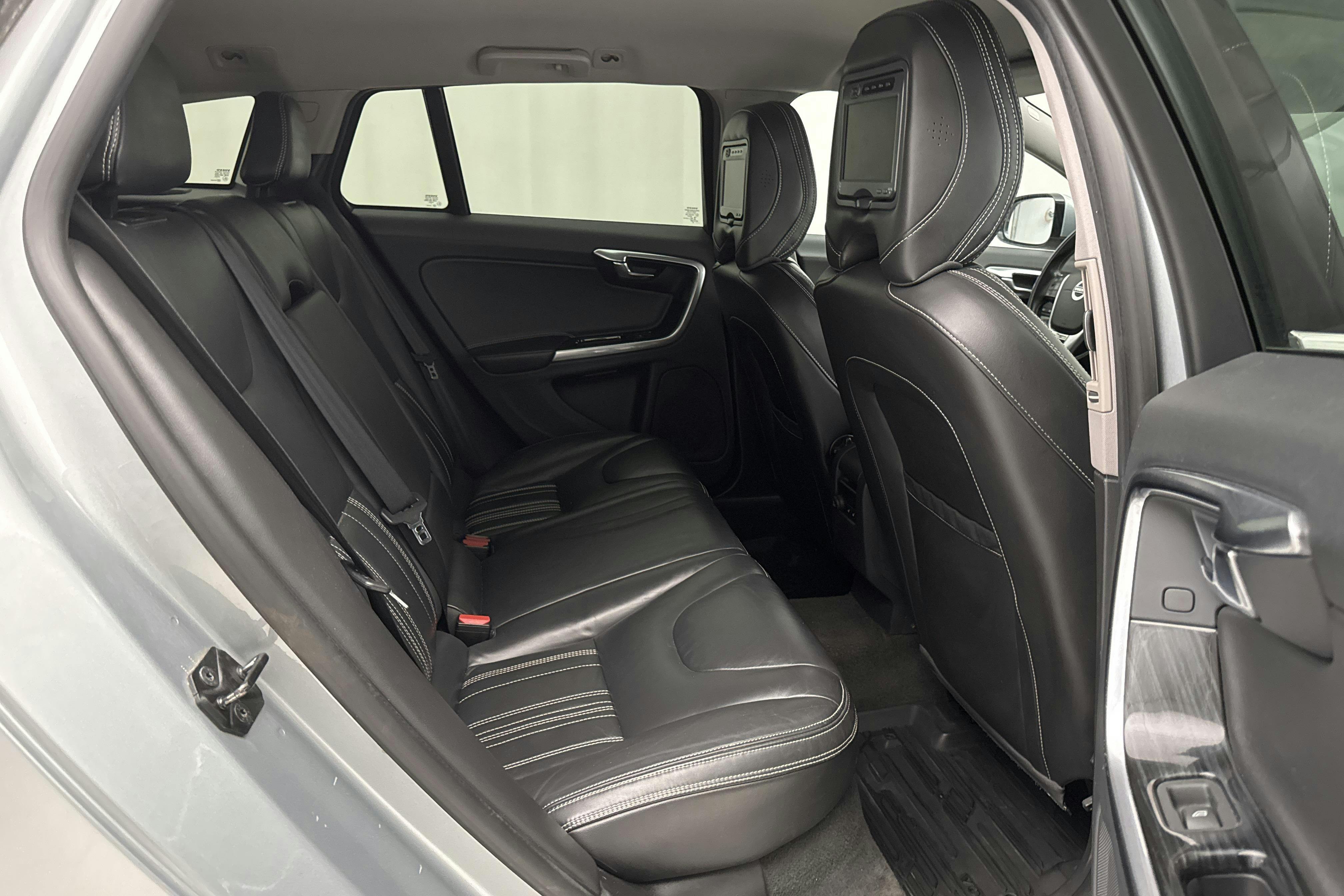 Volvo V60 D6 AWD Plug-in Hybrid (215hk) - 152 310 km - Automaatne - hõbe - 2013
