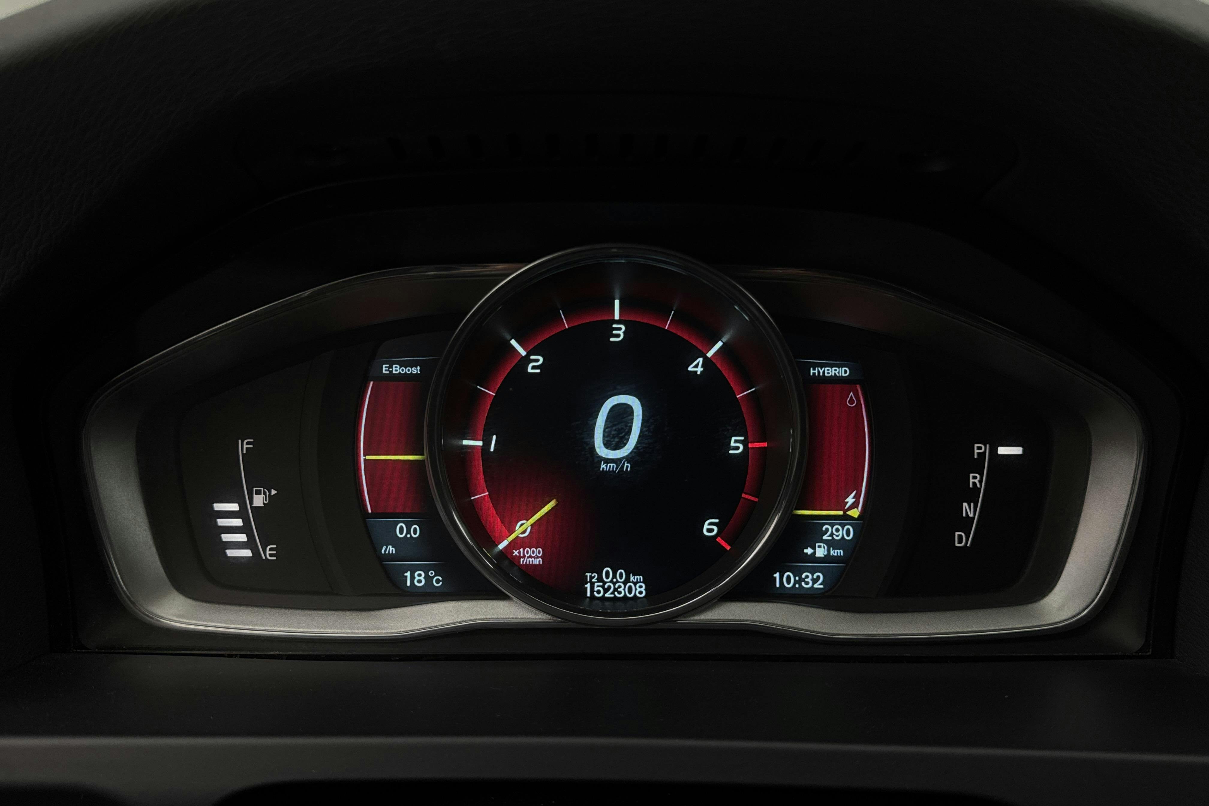 Volvo V60 D6 AWD Plug-in Hybrid (215hk) - 152 310 km - Automaatne - hõbe - 2013