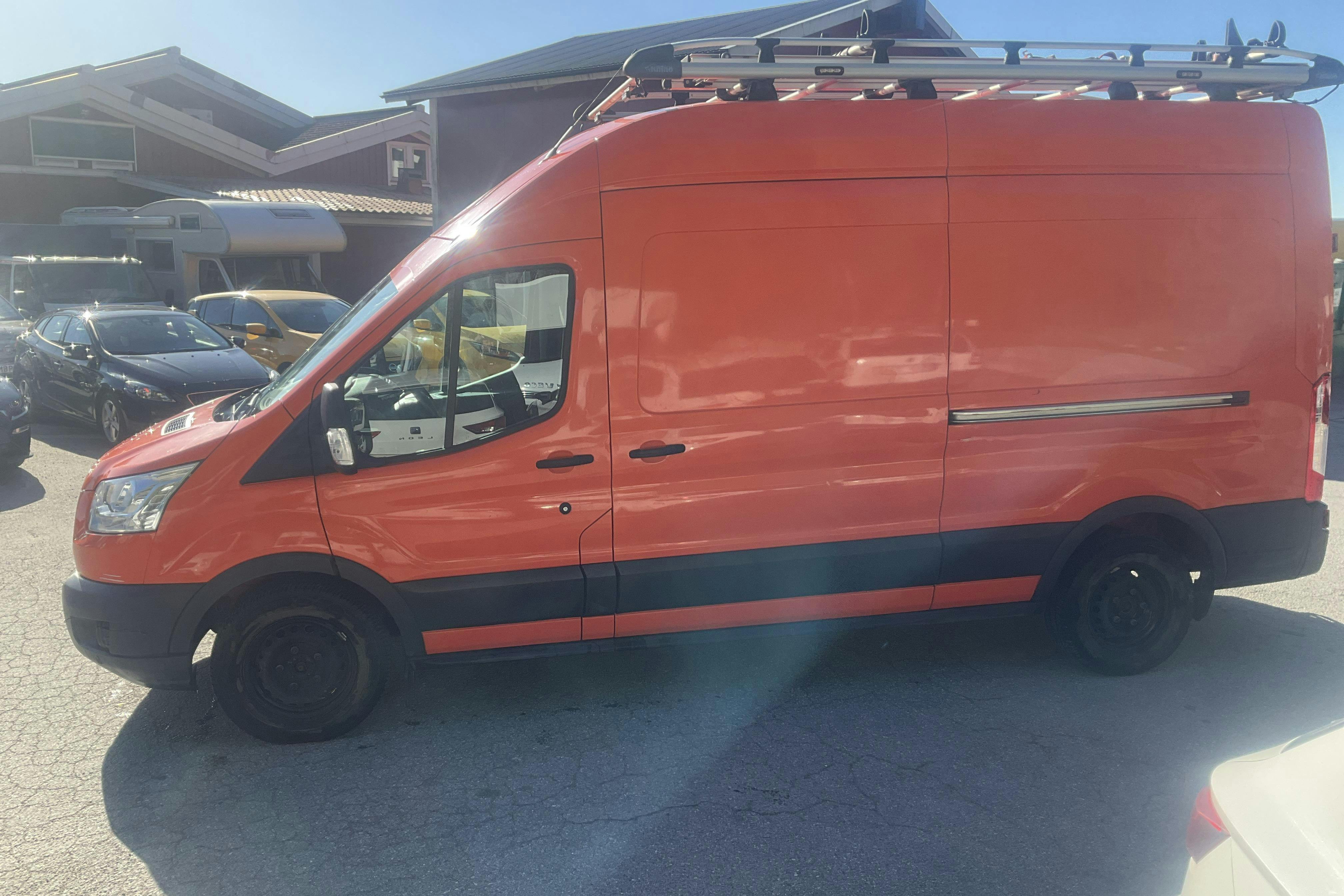 Ford Transit 350 2.0 TDCi 2WD Skåp (170hk) - 10 472 mil - Automat - röd - 2018