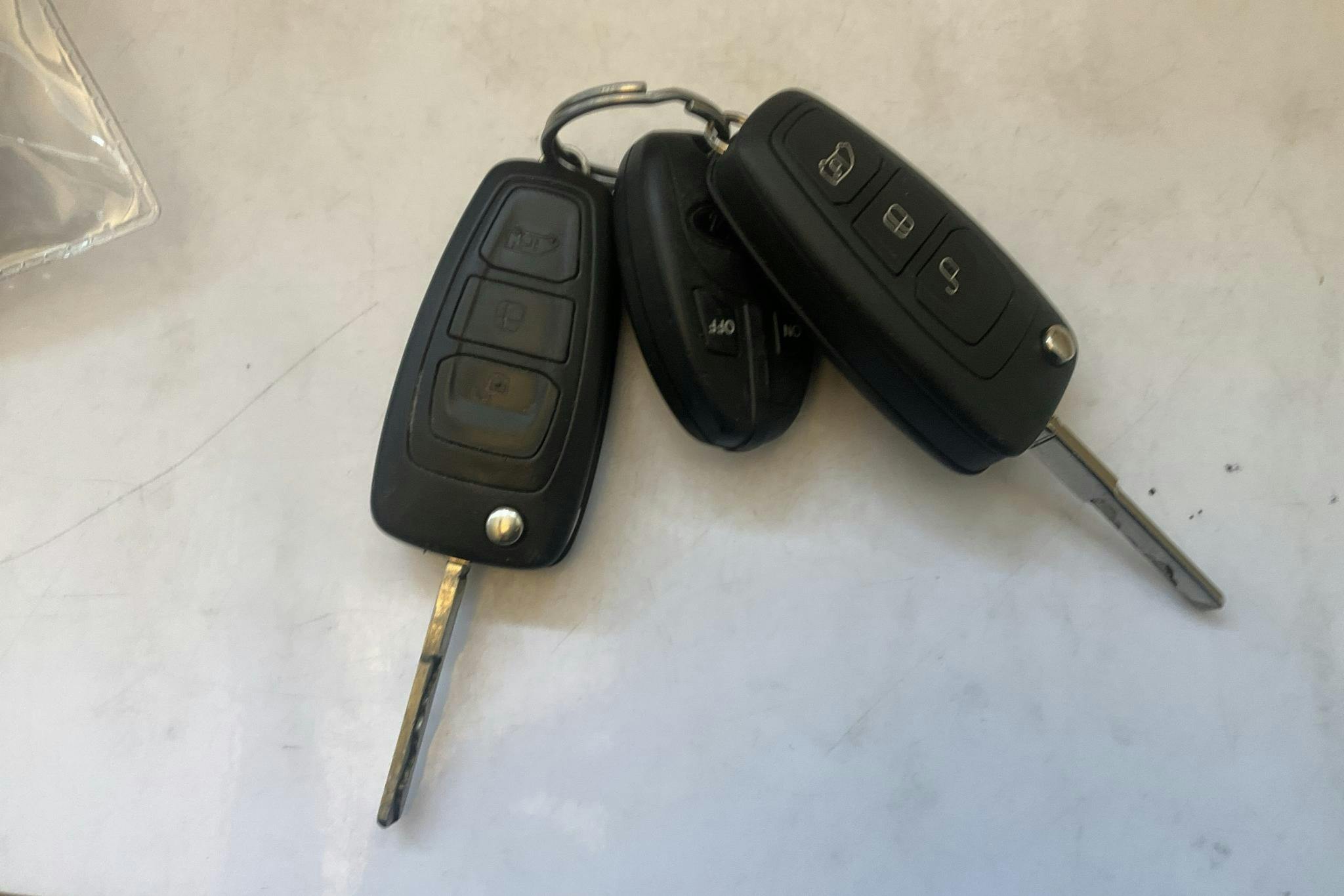 Ford Transit 350 2.0 TDCi 2WD Skåp (170hk) - 10 472 mil - Automat - röd - 2018