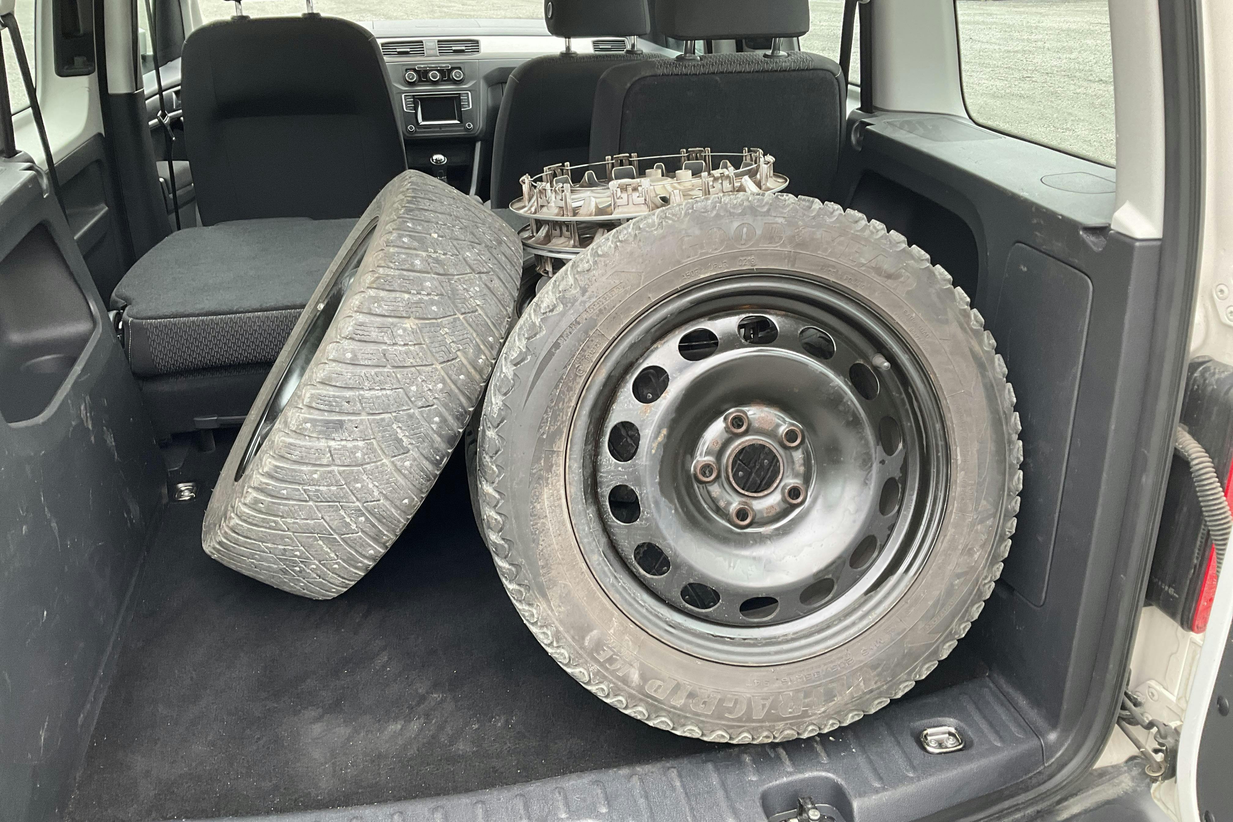VW Caddy Life 2.0 TDI (102hk) - 75 730 km - Käsitsi - valge - 2018