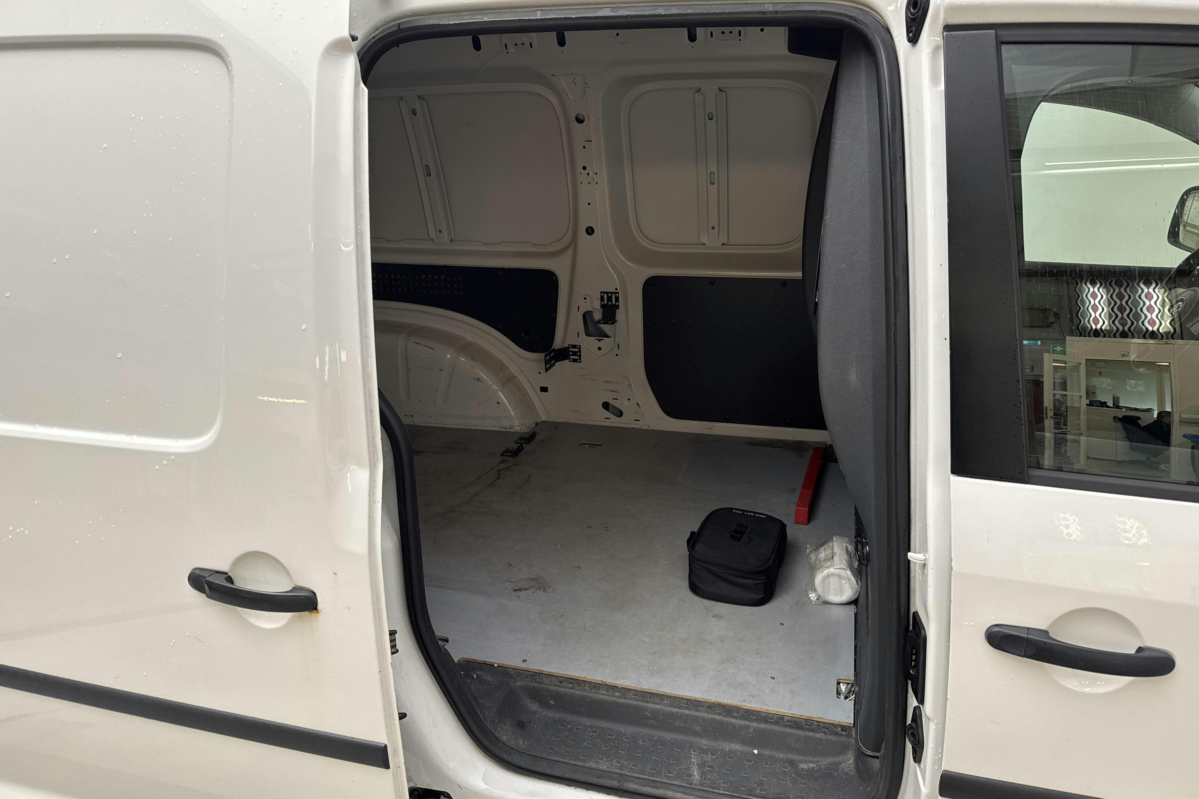 VW Caddy 1.6 TDI Maxi Skåp (102hk) - 19 257 mil - Automat - vit - 2014