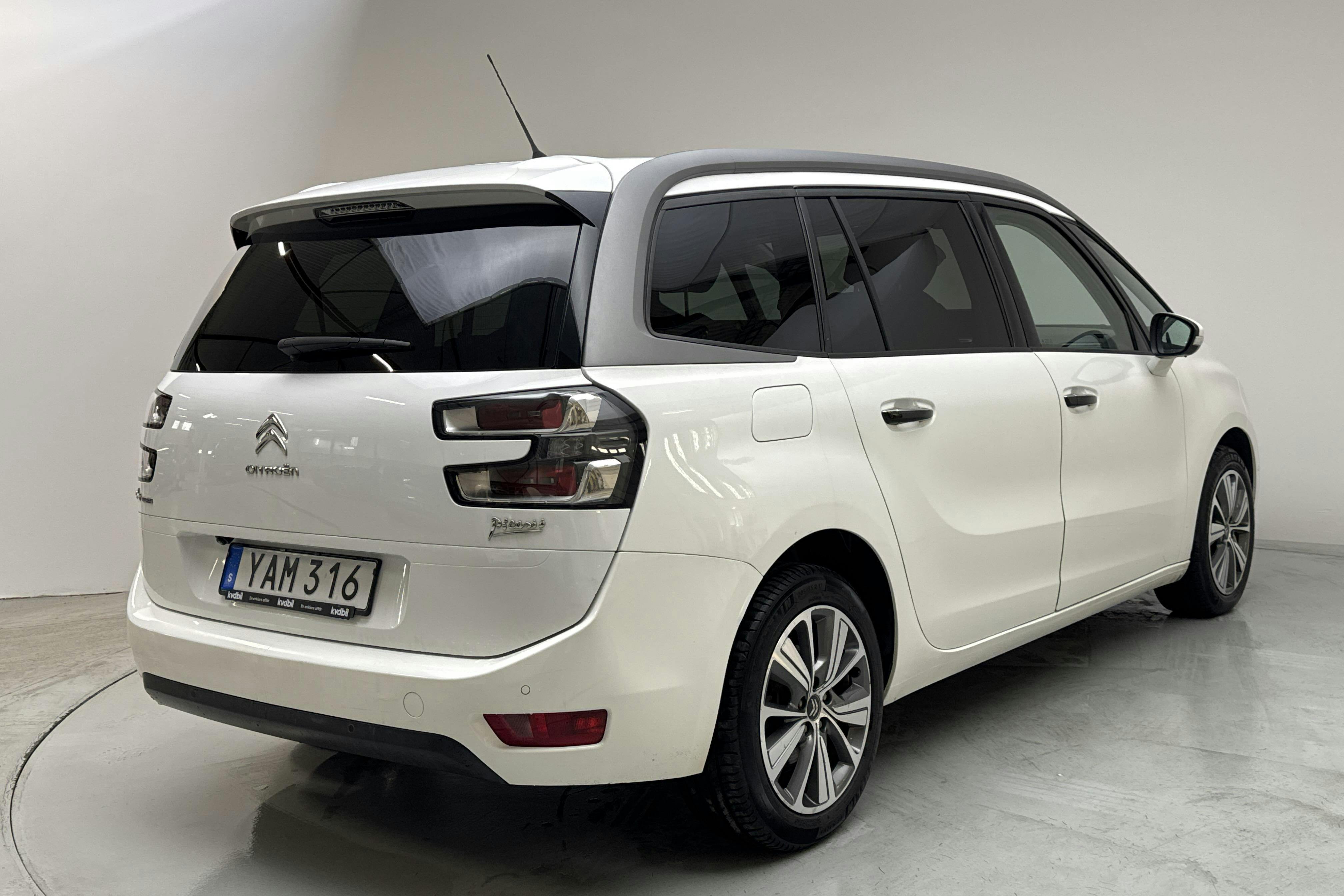 Citroën C4 Grand Picasso BlueHDi (120hk) - 178 080 km - Automatyczna - biały - 2016
