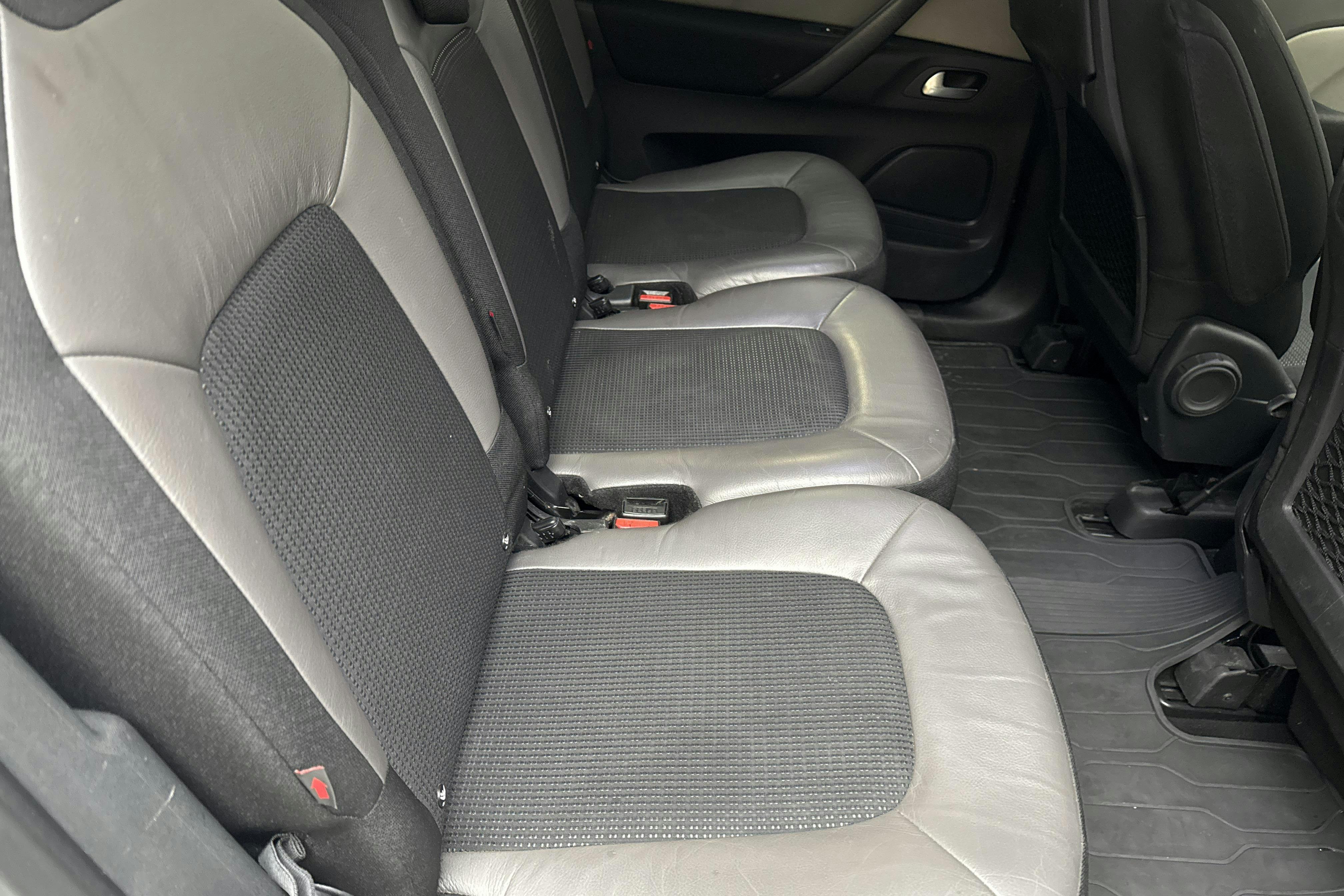 Citroën C4 Grand Picasso BlueHDi (120hk) - 178 080 km - Automatyczna - biały - 2016