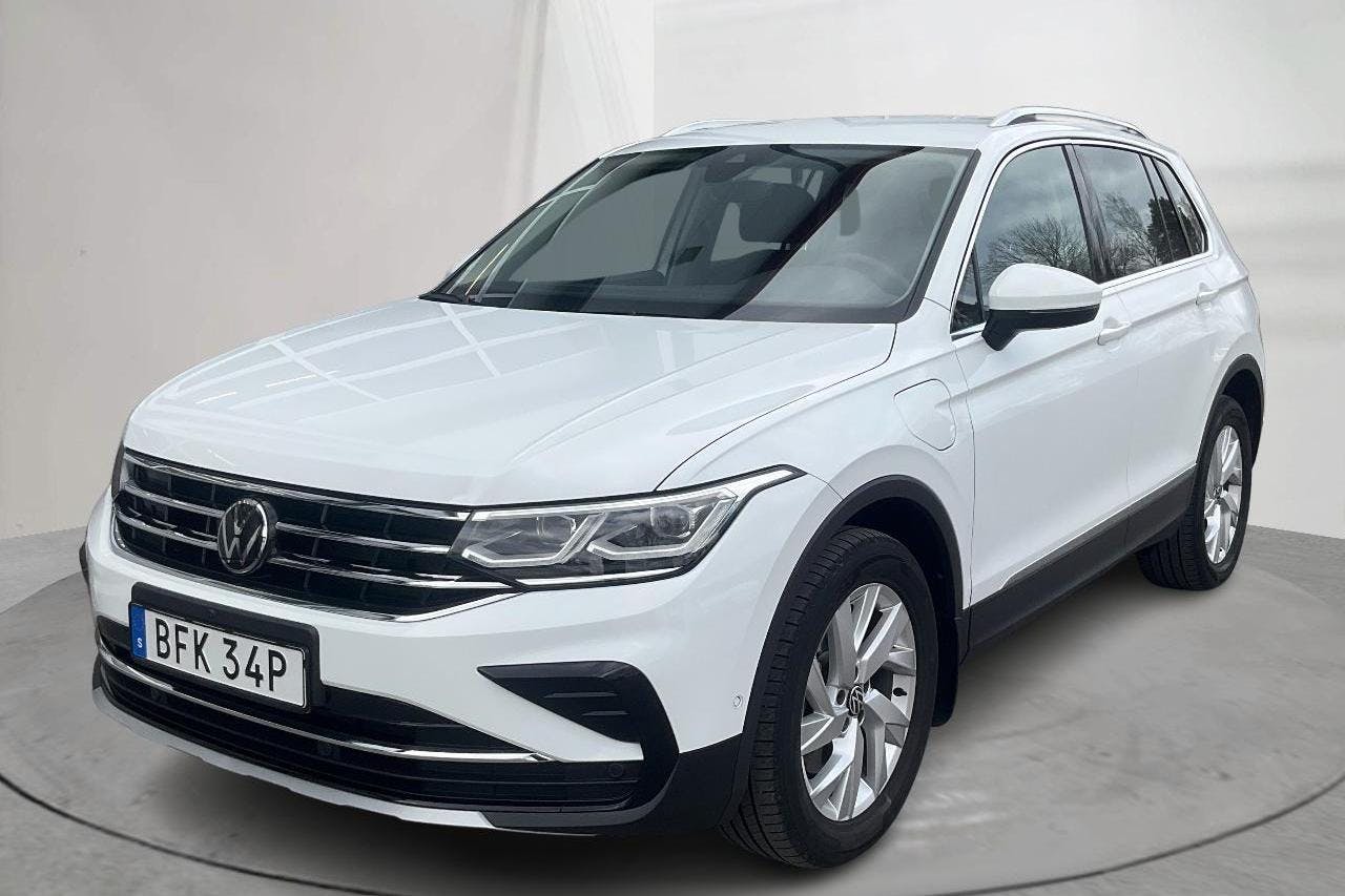 VW Tiguan 1.4 TSI eHybrid (245hk) - 4 677 mil - Automat - vit - 2022