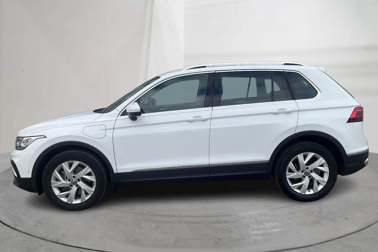VW Tiguan 1.4 TSI eHybrid (245hk) - 4 677 mil - Automat - vit - 2022