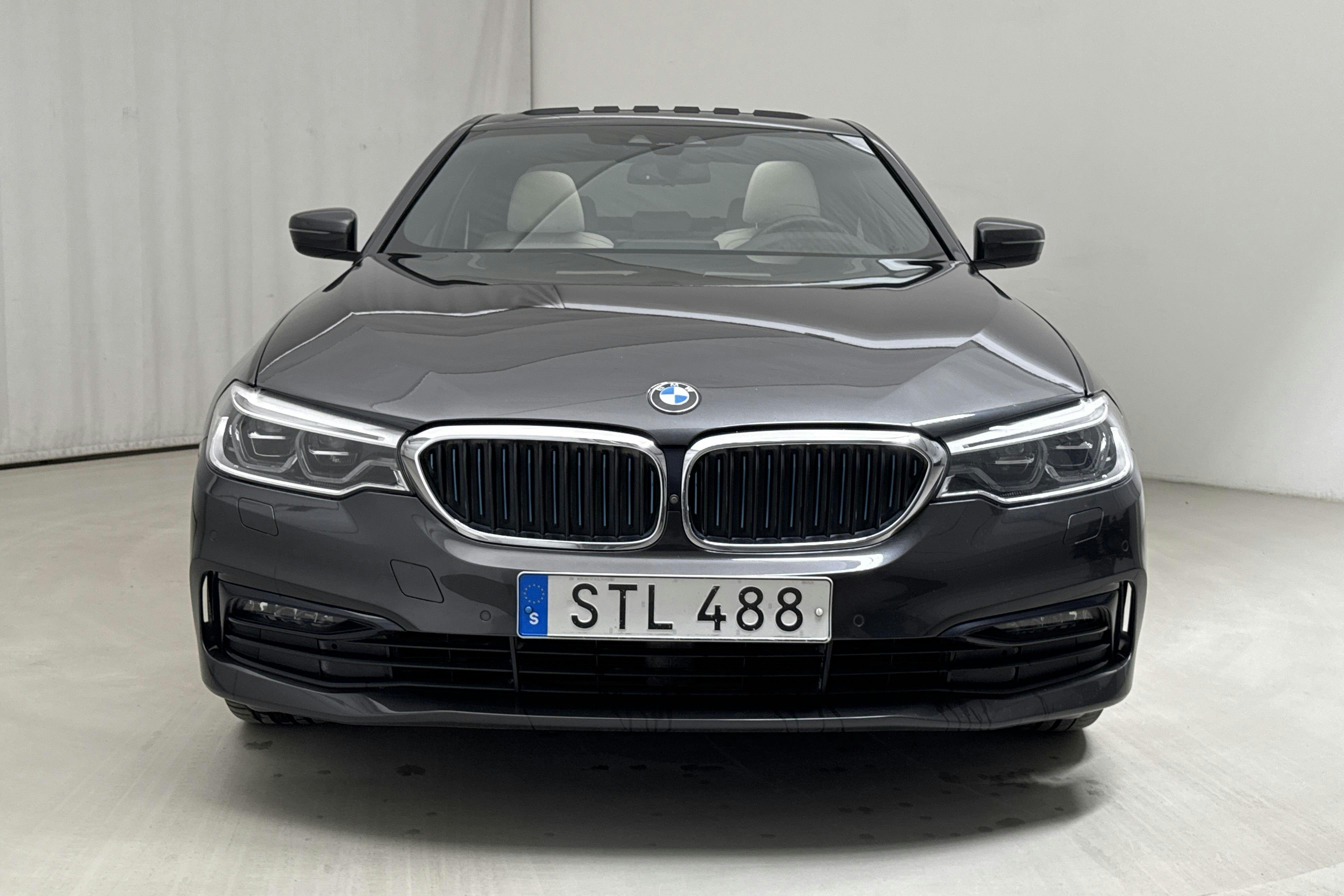 BMW 530e iPerformance Sedan, G30 (252hk) - 110 280 km - Automatic - gray - 2019