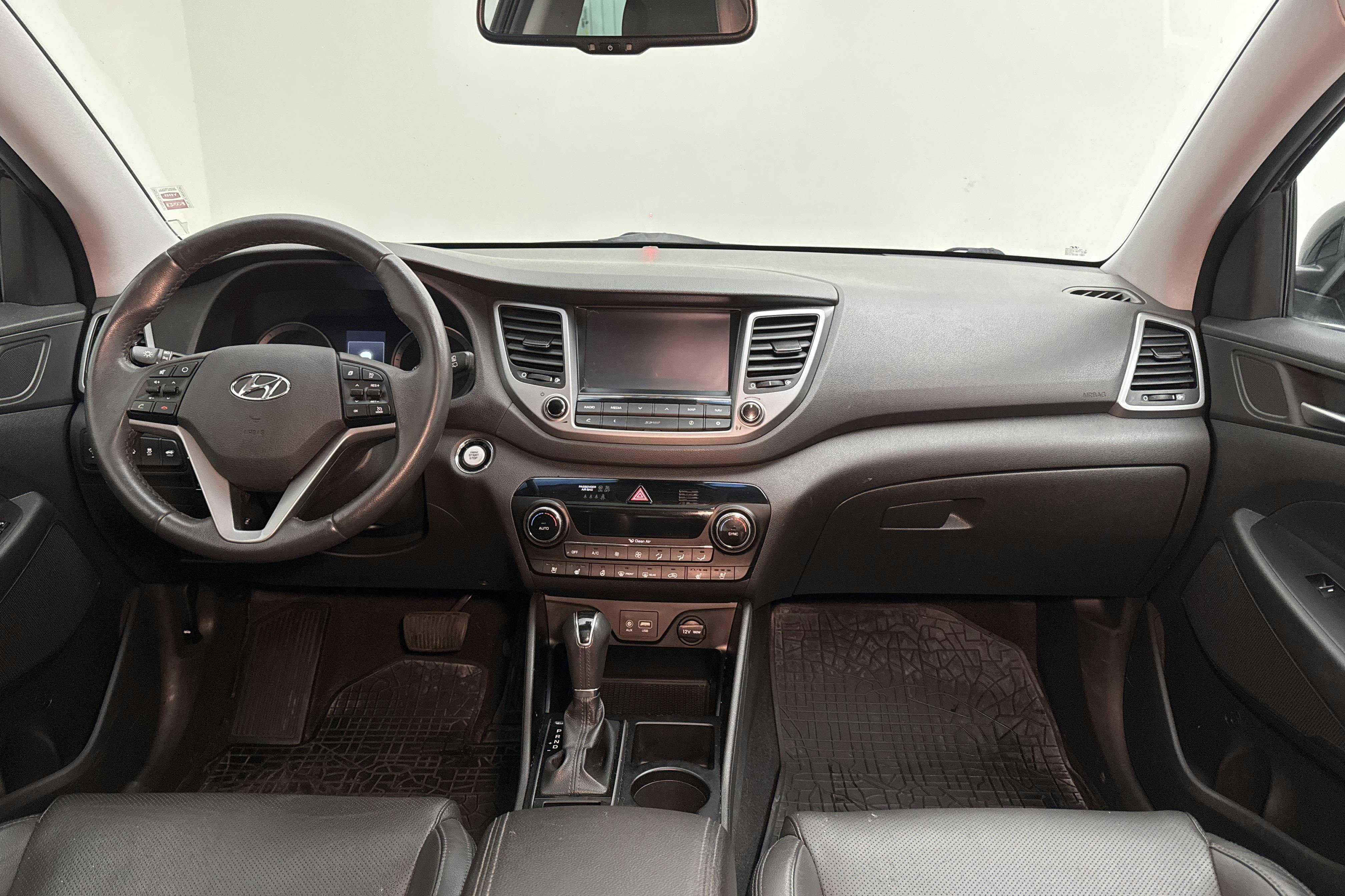Hyundai Tucson 2.0 D 4WD (184hk) - 10 611 mil - Automat - svart - 2017