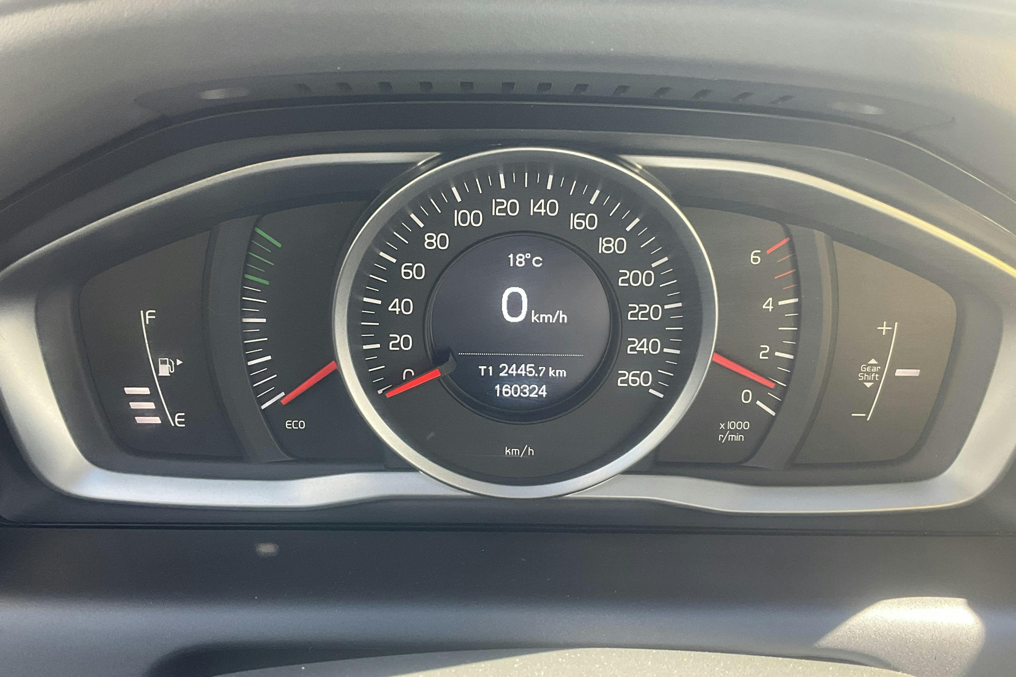 Volvo XC60 D3 2WD (150hk) - 160 320 km - Manual - white - 2017
