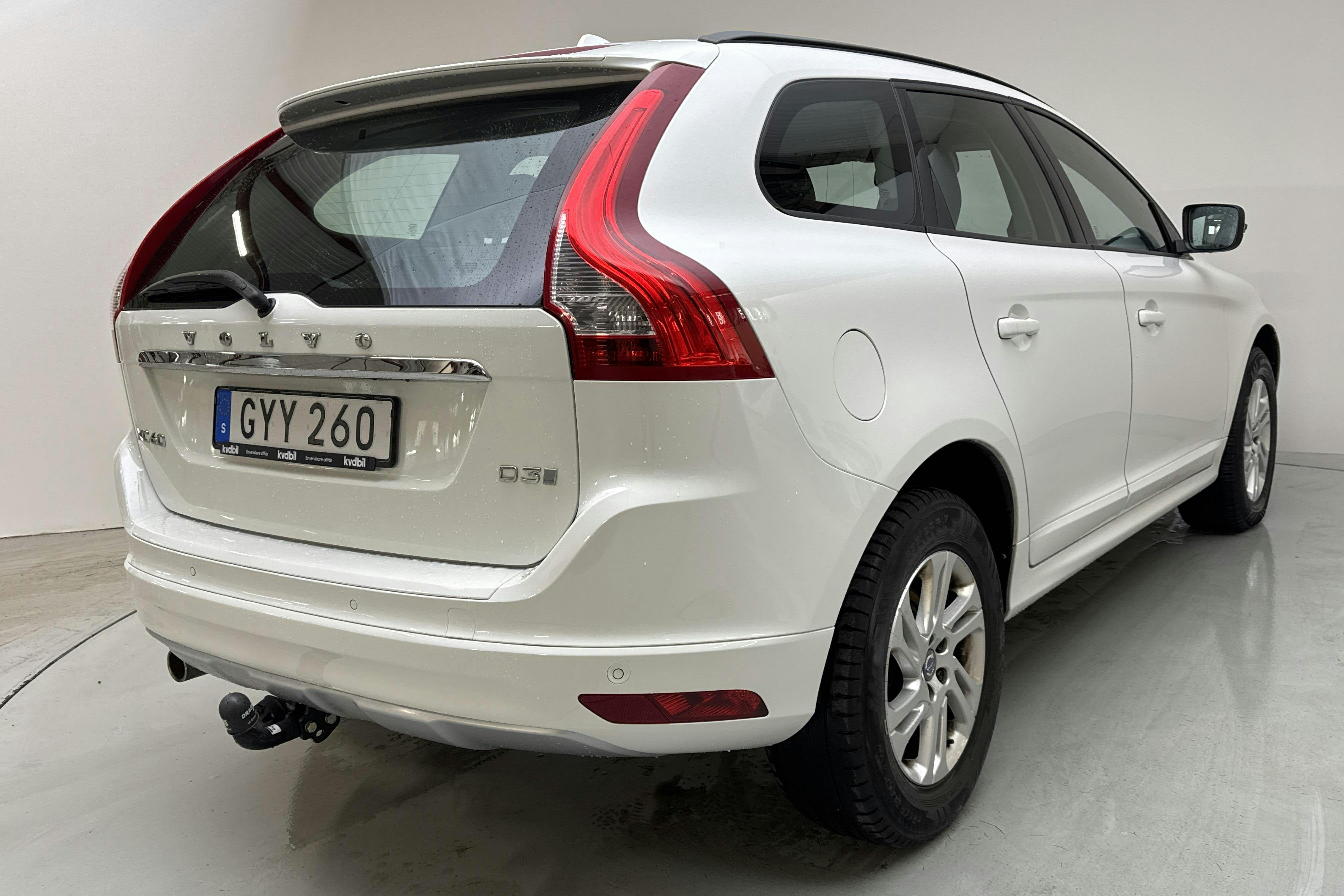 Volvo XC60 D3 2WD (150hk) - 160 320 km - Manual - white - 2017