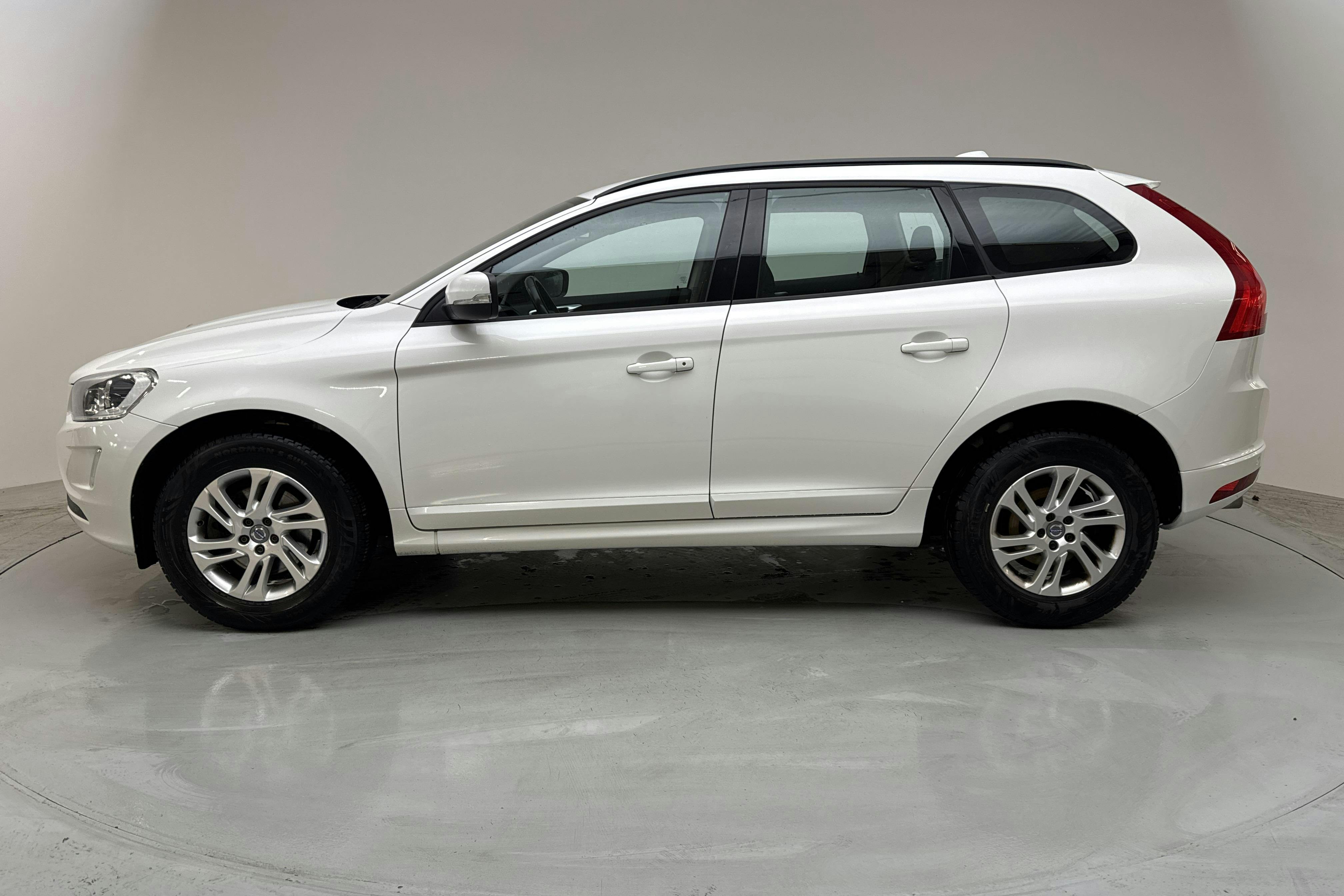 Volvo XC60 D3 2WD (150hk) - 160 320 km - Manual - white - 2017