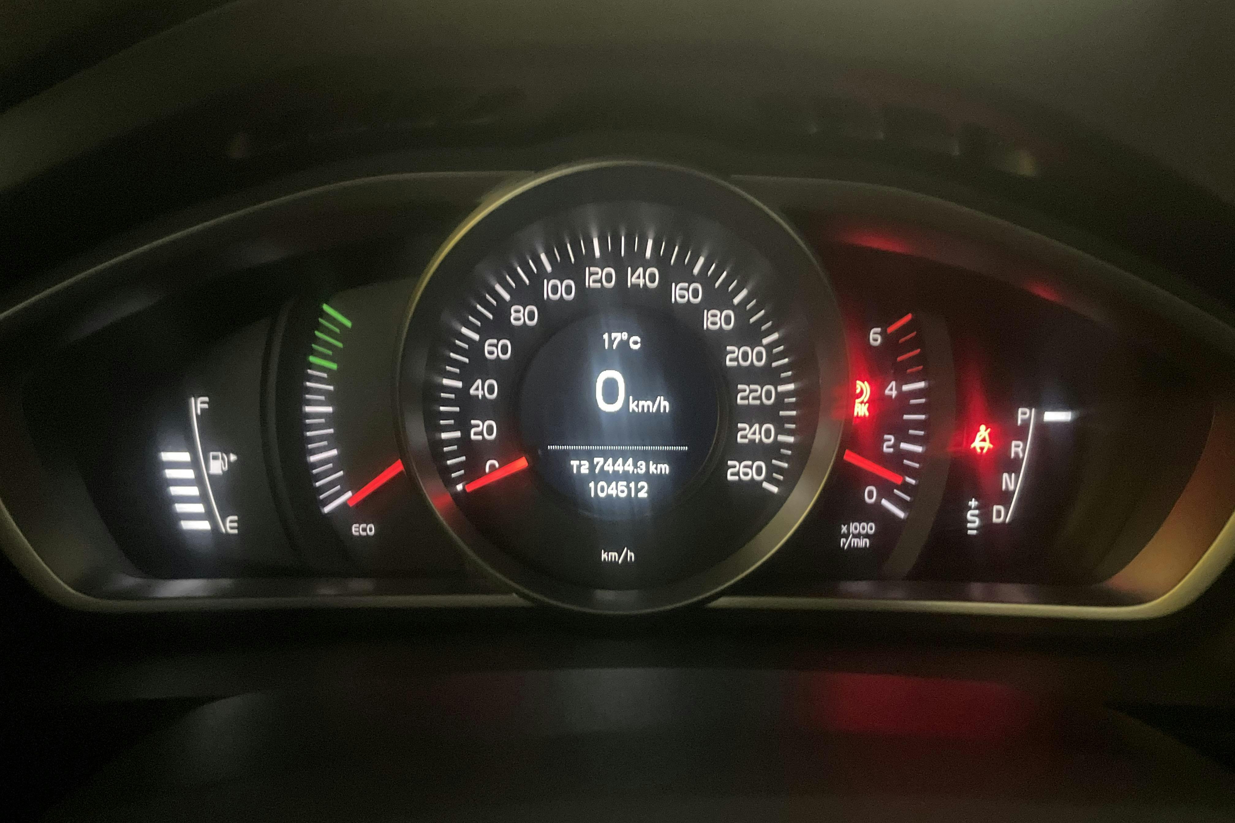 Volvo V40 D2 (120hk) - 104 510 km - Automatic - silver - 2016