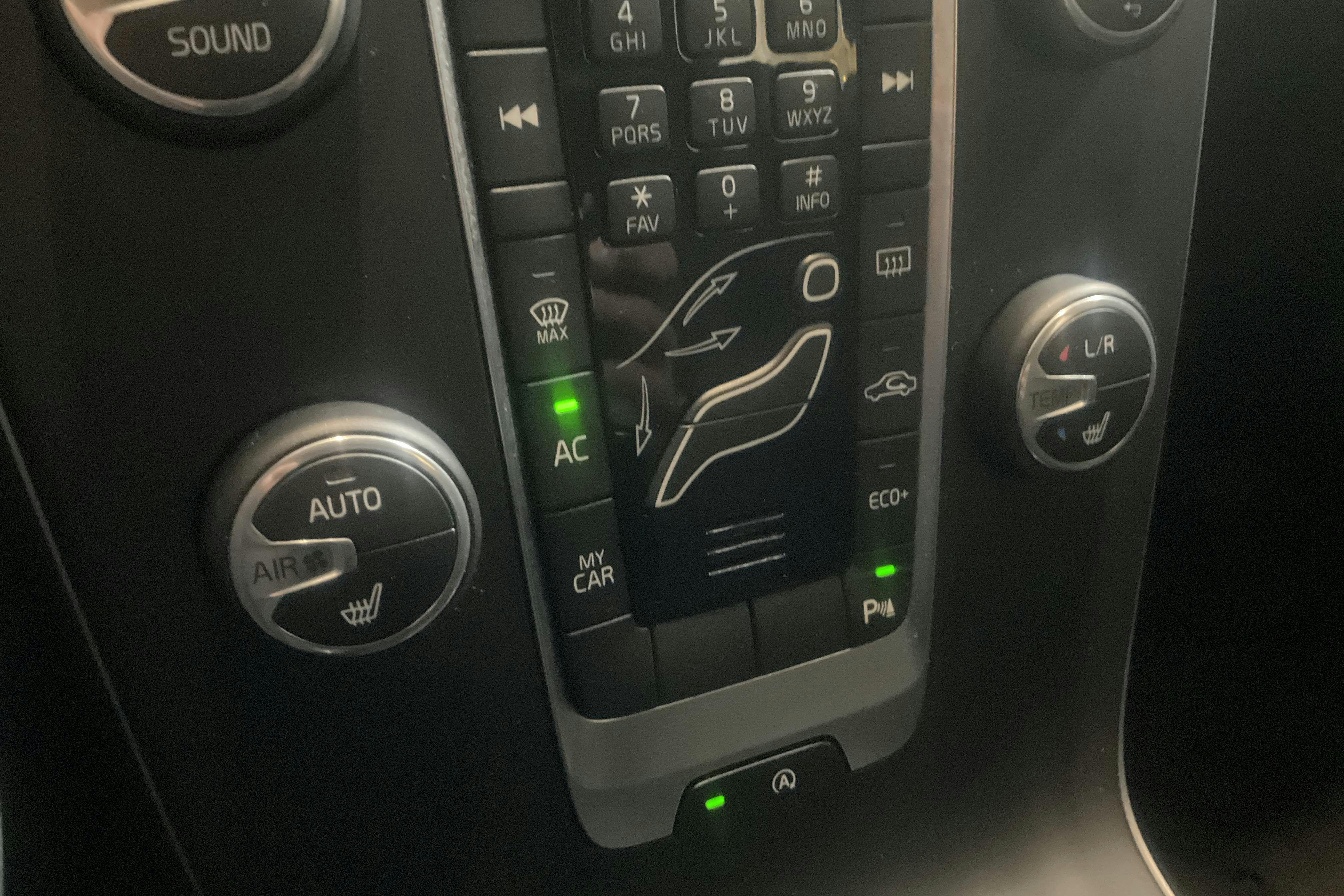 Volvo V40 D2 (120hk) - 104 510 km - Automatic - silver - 2016