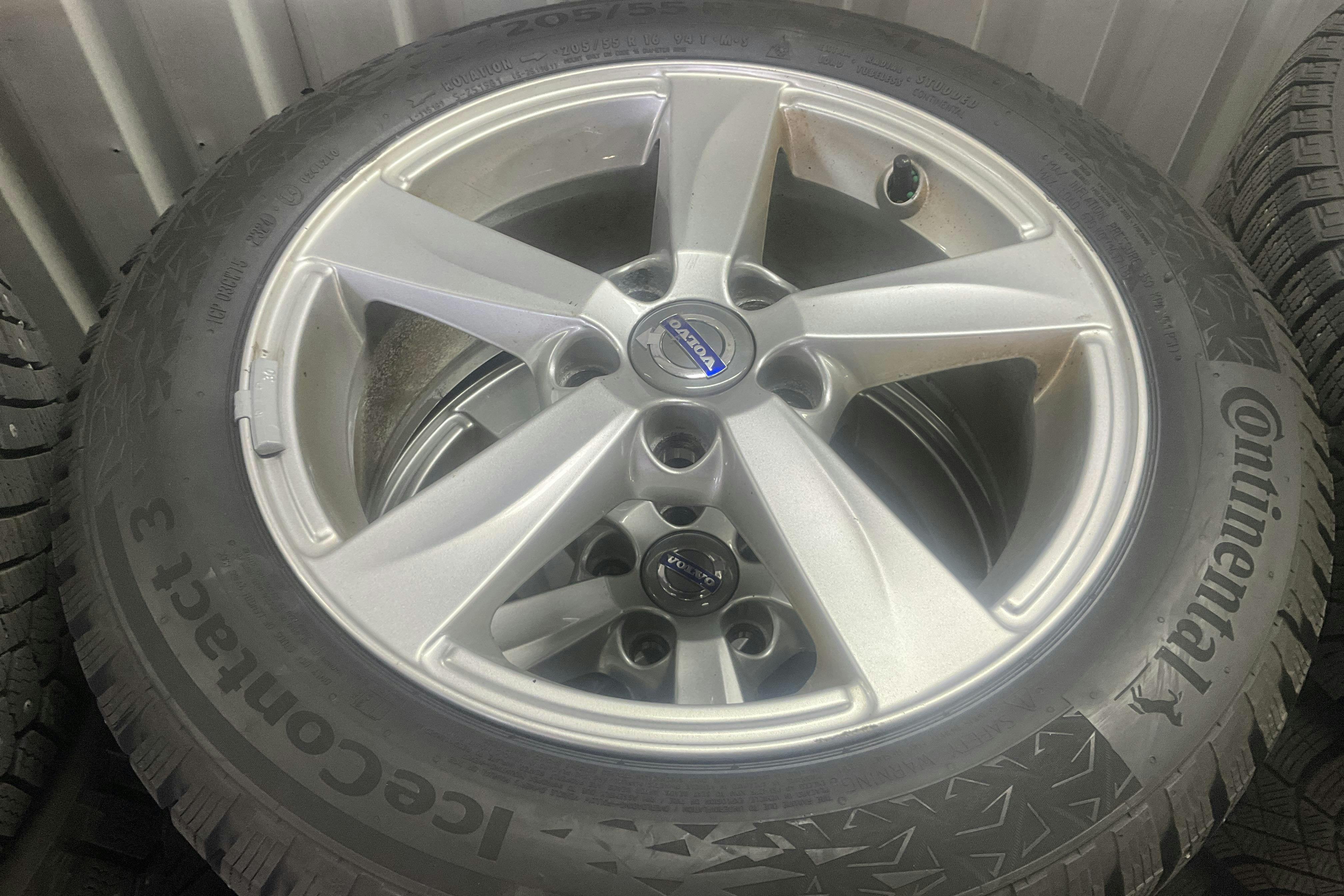 Volvo V40 D2 (120hk) - 104 510 km - Automatic - silver - 2016