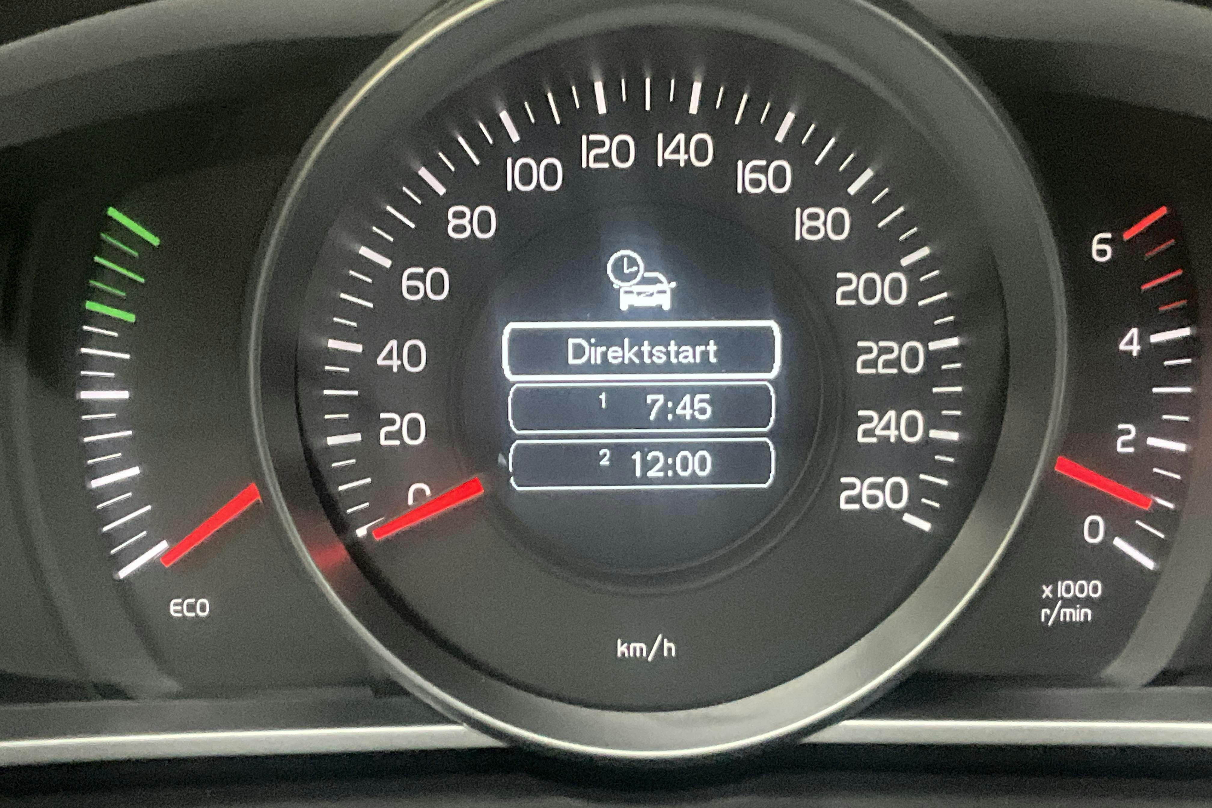 Volvo V40 D2 (120hk) - 104 510 km - Automatic - silver - 2016