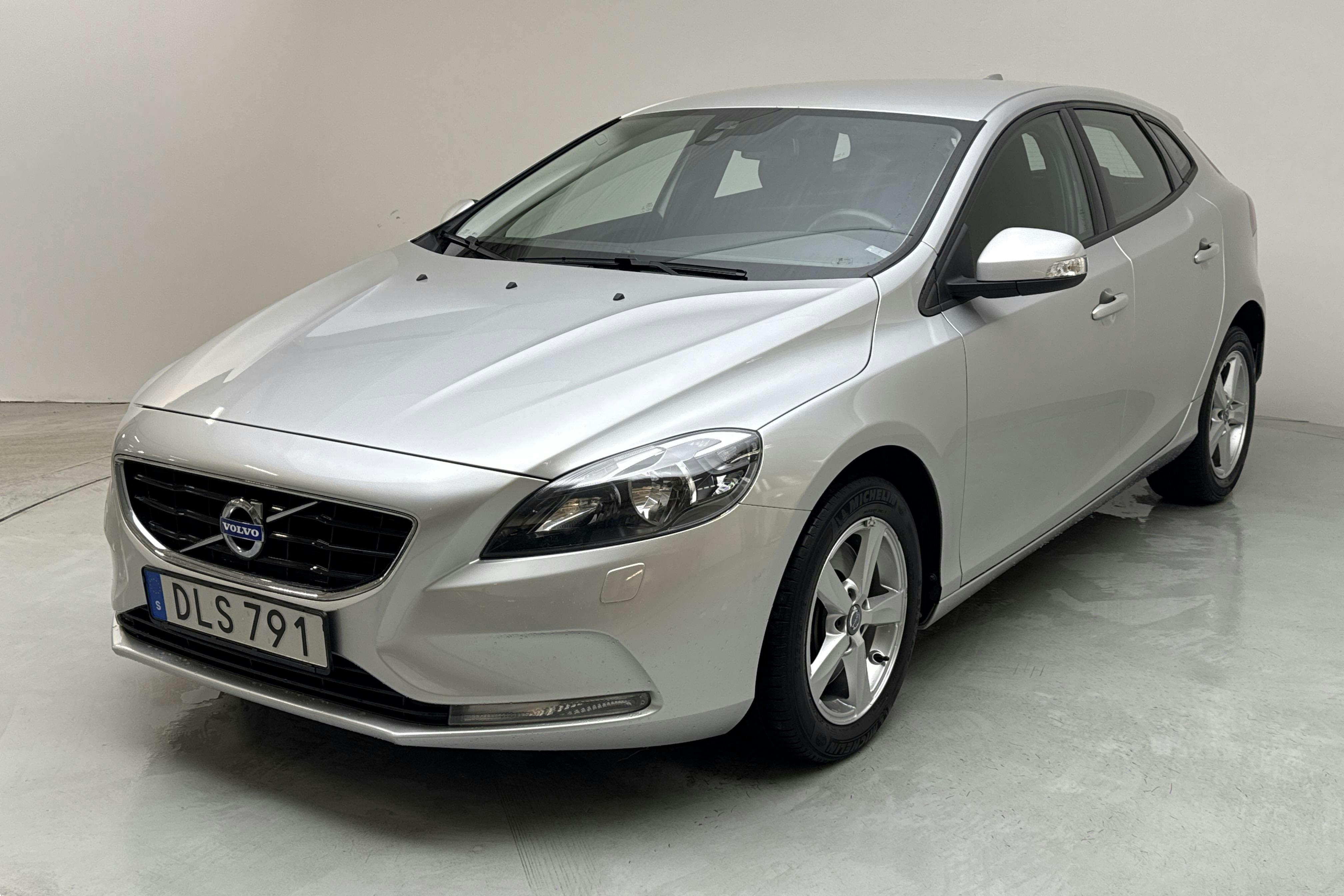 Volvo V40 D2 (120hk) - 104 510 km - Automaattinen - hopea - 2016
