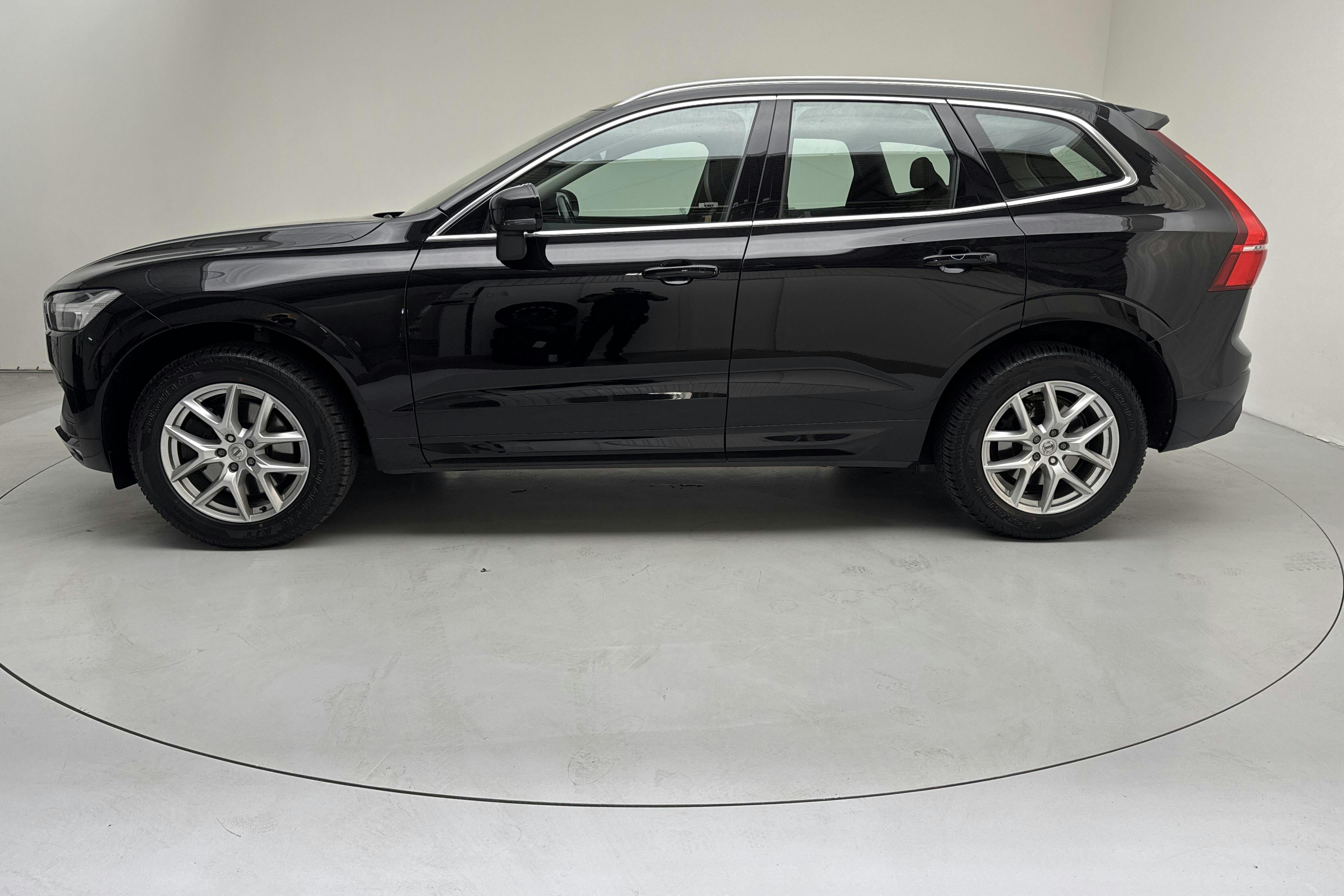 Volvo XC60 B5 2WD Mildhybrid, Bensin (250hk) - 112 450 km - Automatic - black - 2021