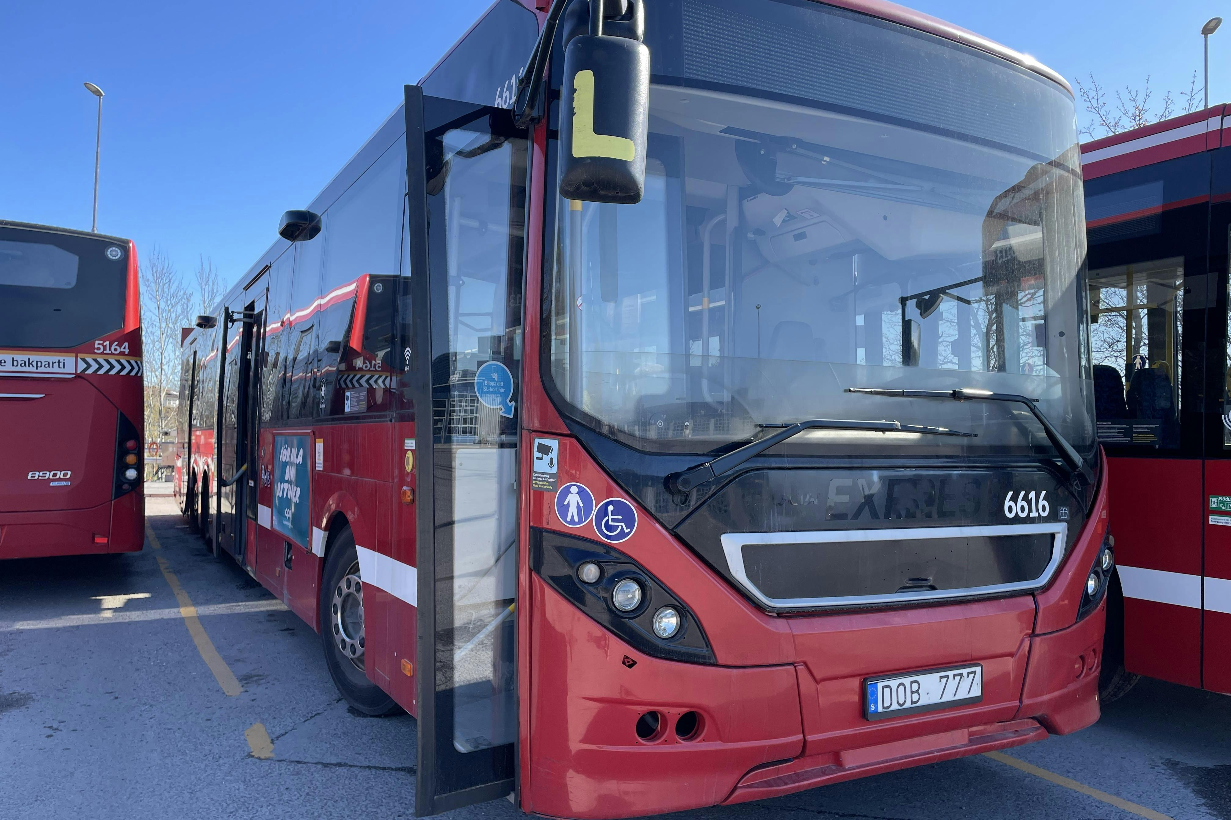 Volvo 8900 B7RLE - 0 km - Automat - röd - 2013