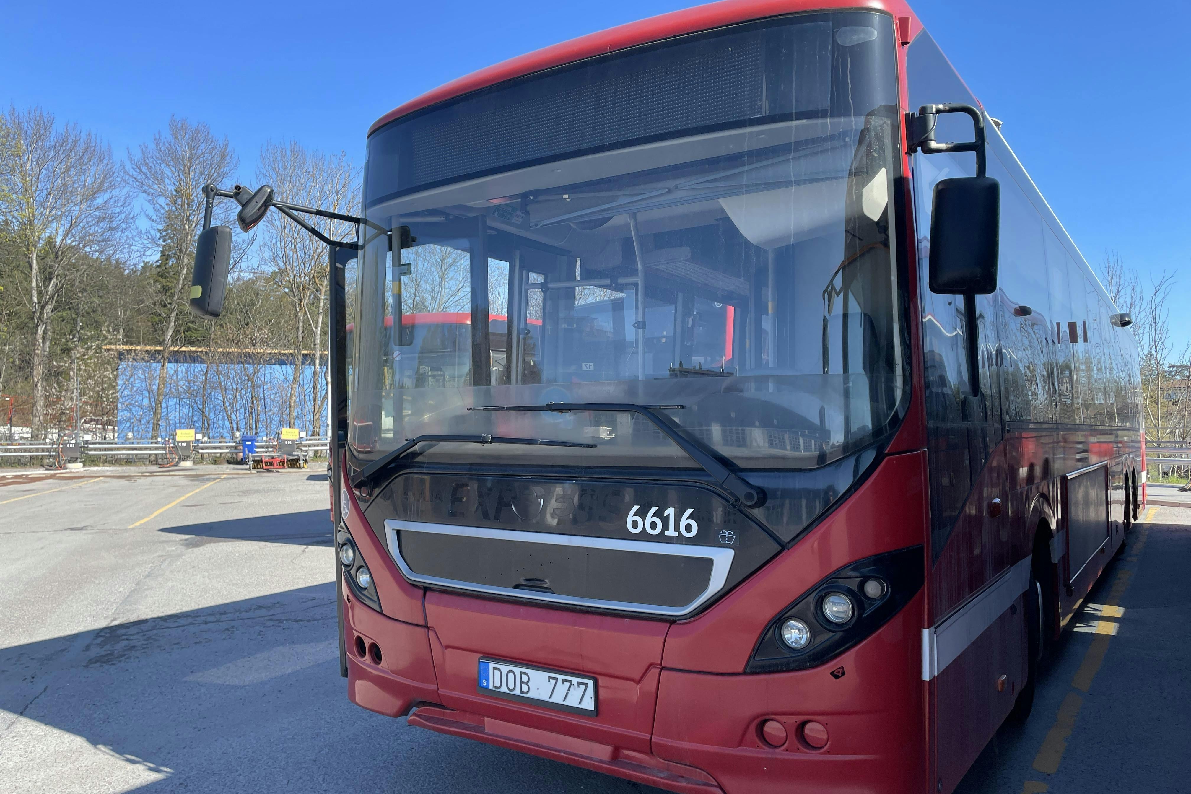 Volvo 8900 B7RLE - 0 km - Automat - röd - 2013