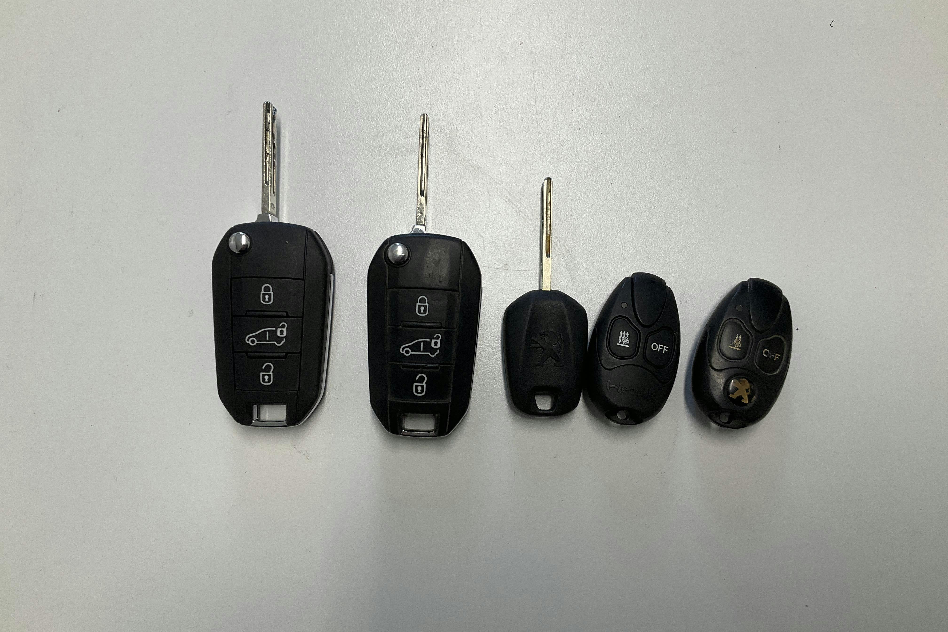 Peugeot Expert BlueHDi Skåp (122hk) - 60 600 km - Automaatne - valge - 2020