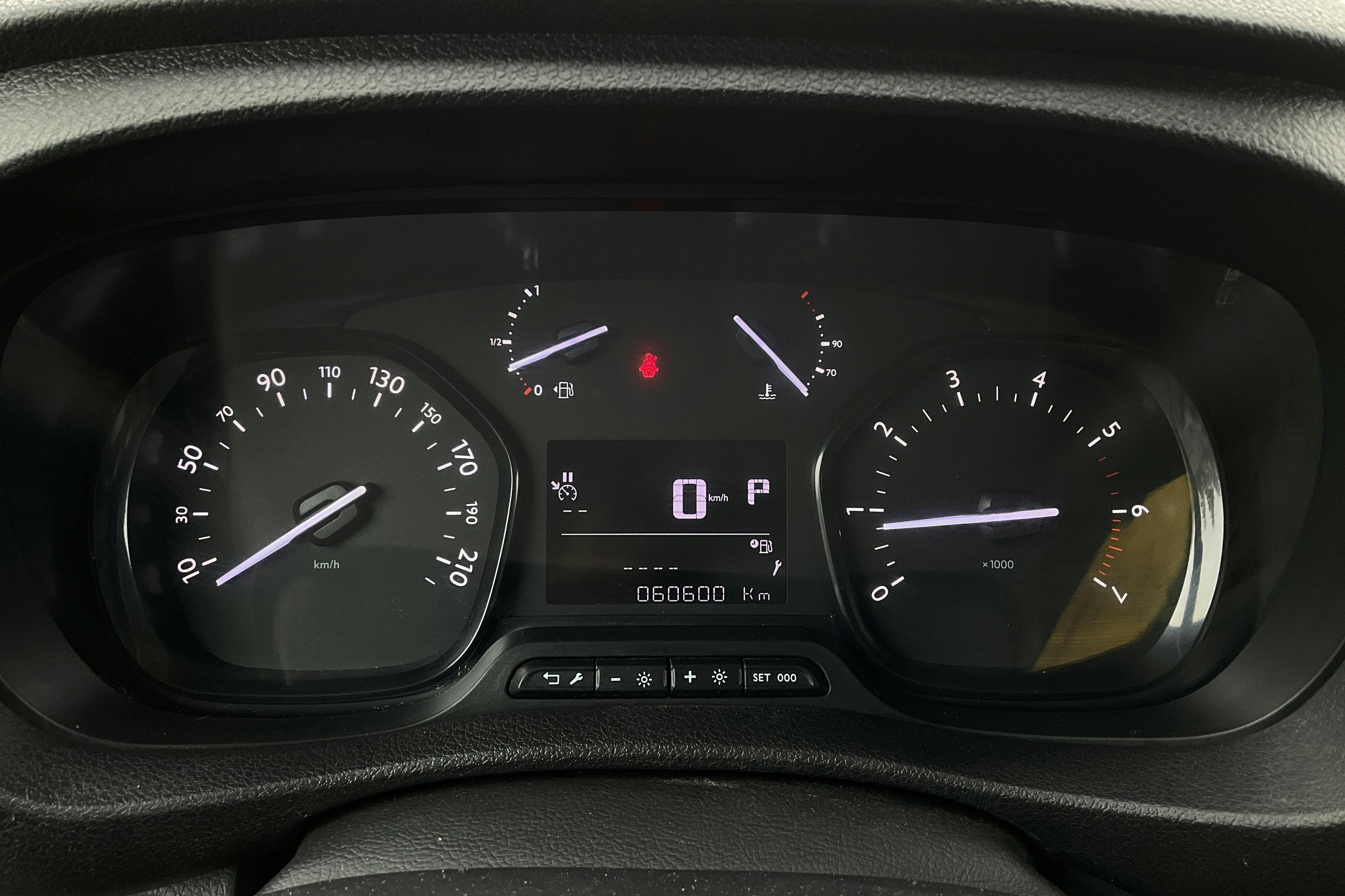 Peugeot Expert BlueHDi Skåp (122hk) - 60 600 km - Automaatne - valge - 2020