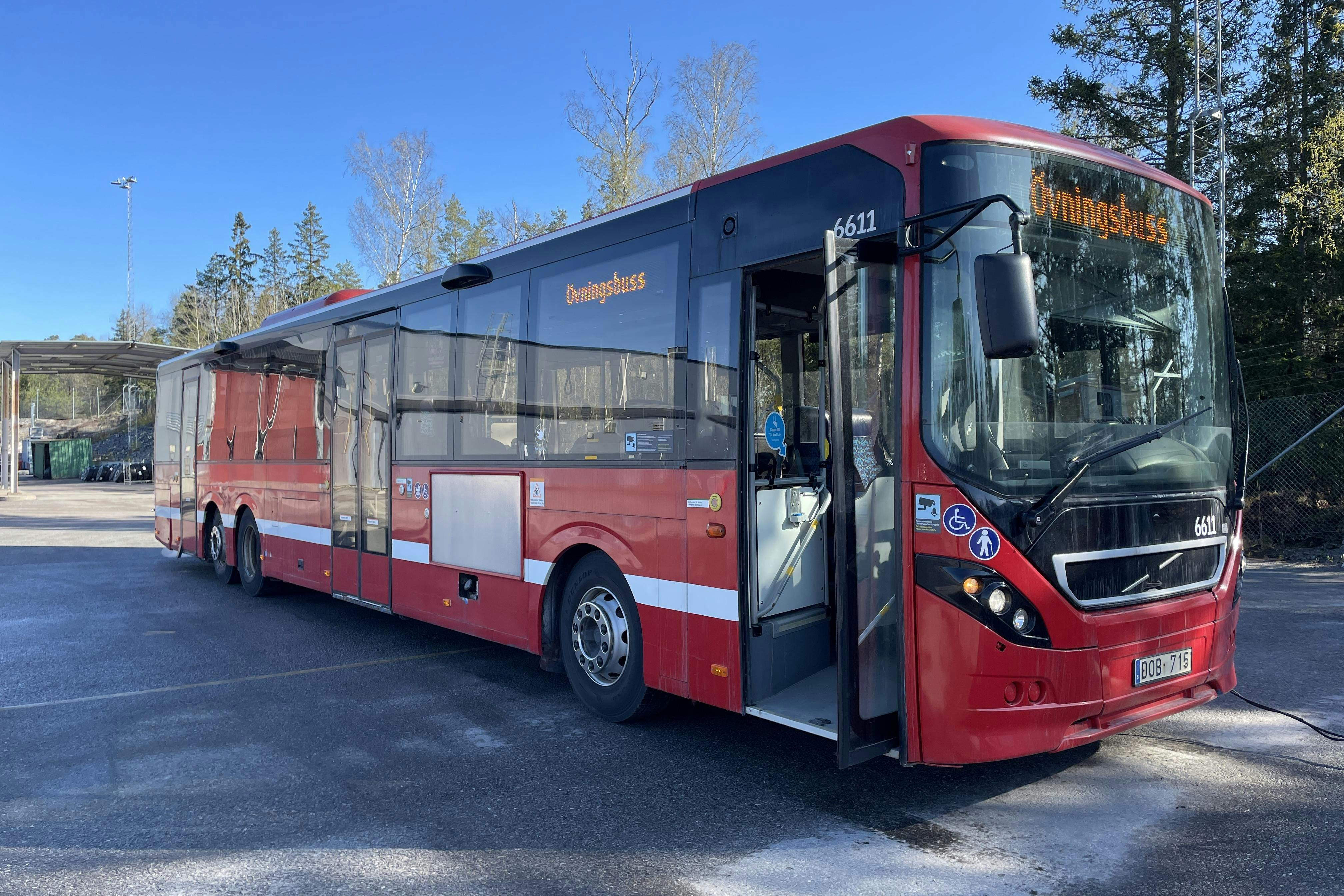 Volvo 8900 B7RLE - 980 463 km - Automat - blå - 2013