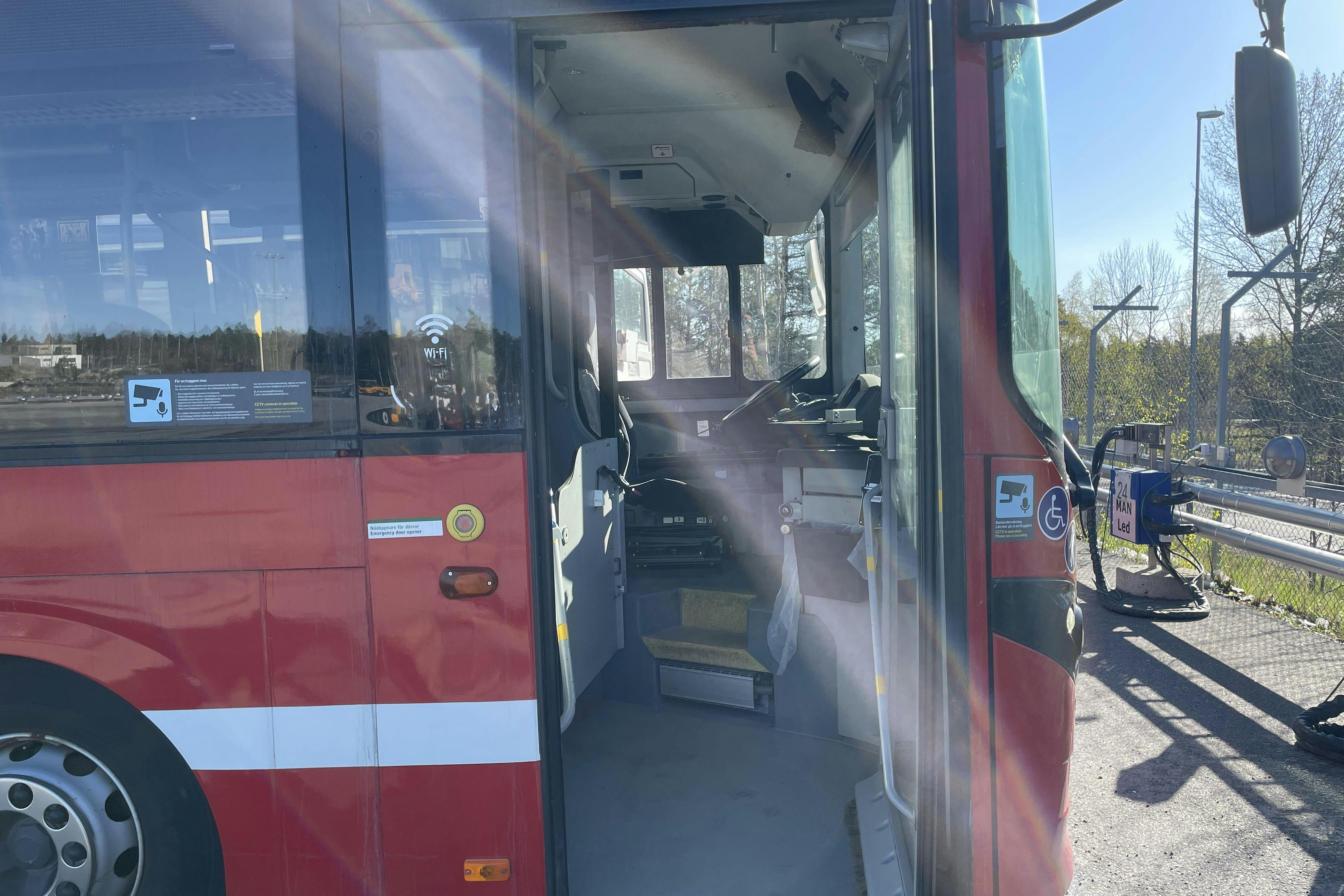 Volvo 8900 B7RLE - 980 463 km - Automat - blå - 2013