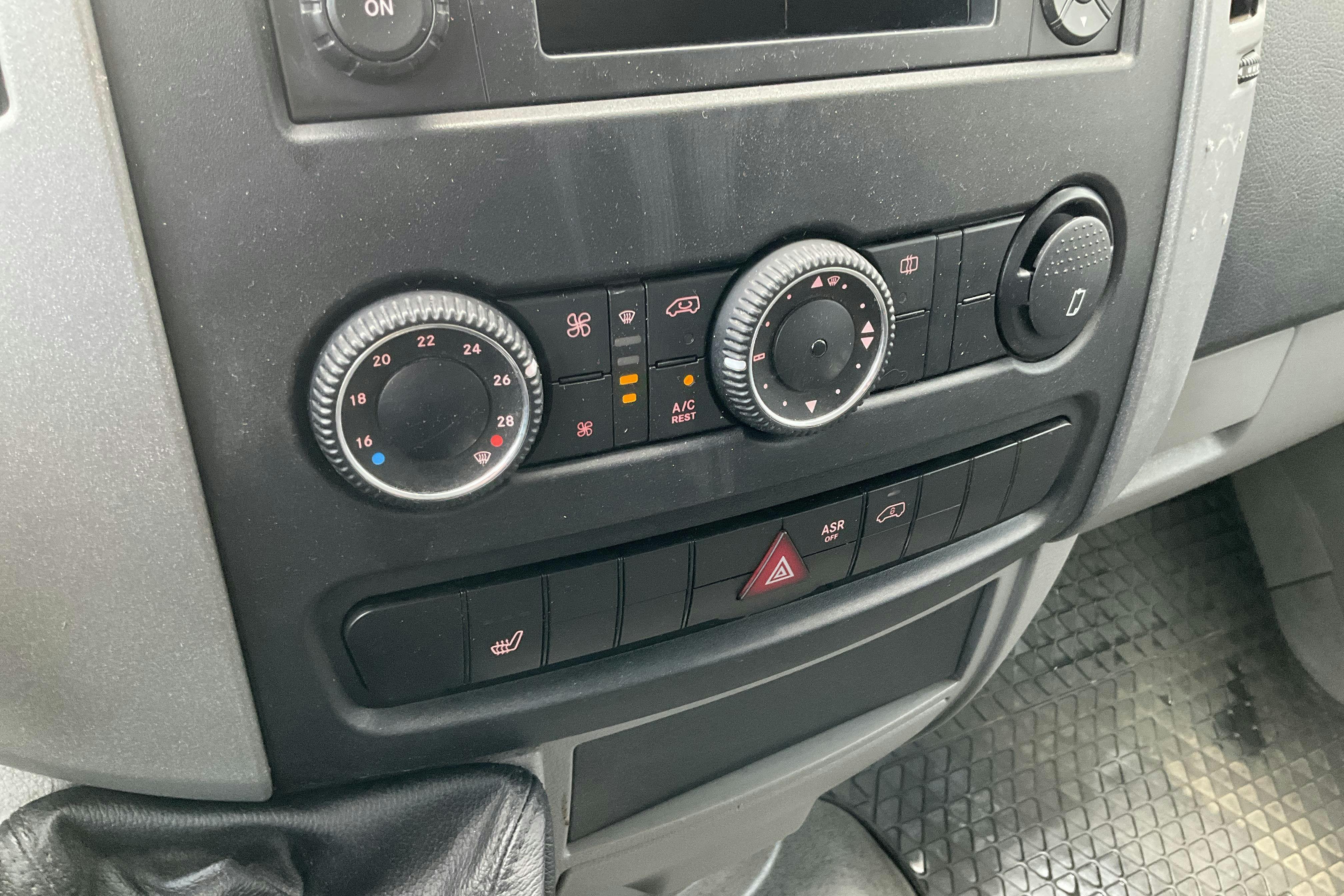 VW Crafter 35 2.0 TDI Volymskåp (163hk) - 17 862 mil - Manuell - vit - 2016