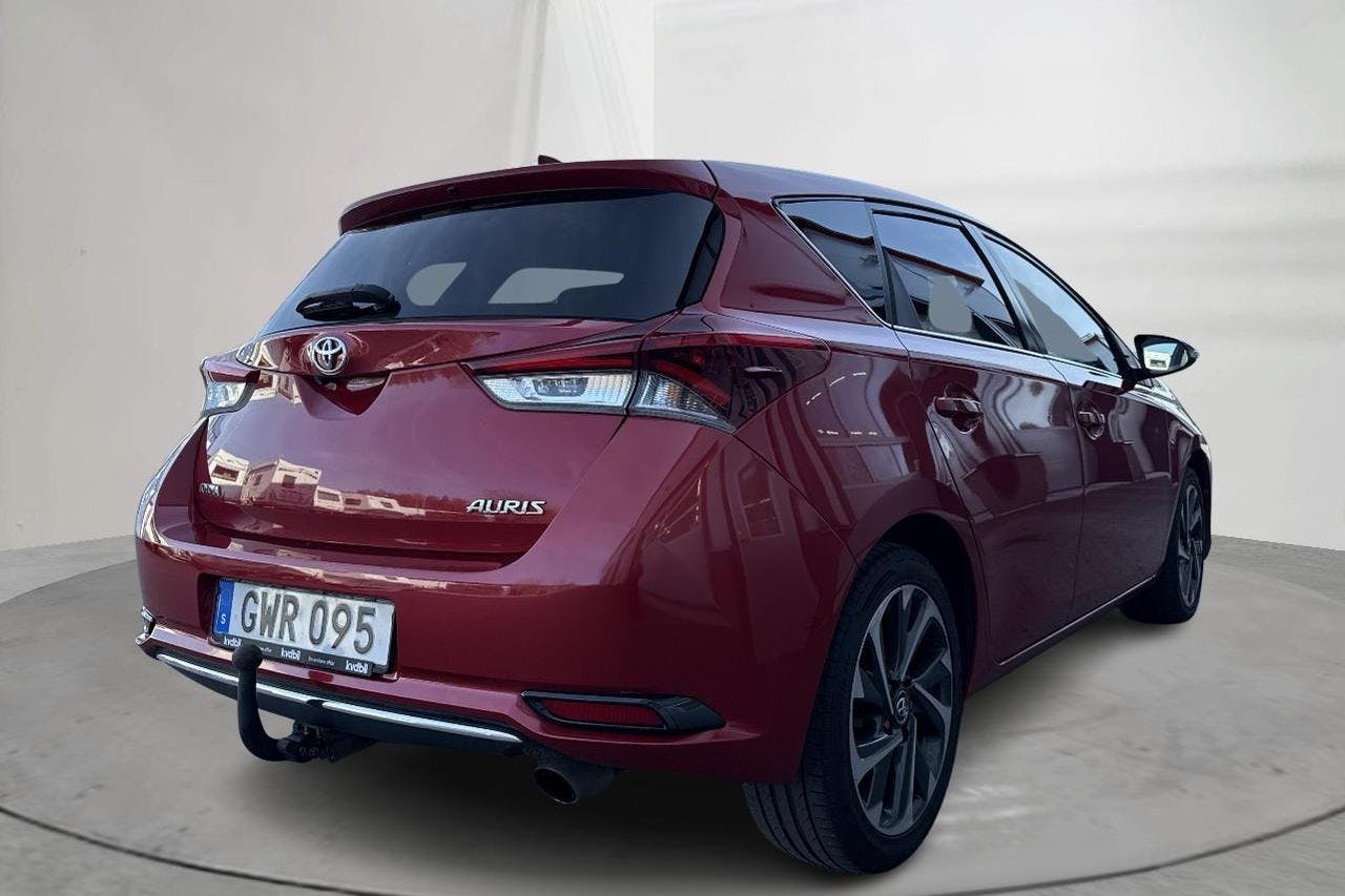 Toyota Auris 1.2T 5dr (116hk) - 11 125 mil - Manuell - Dark Red - 2016