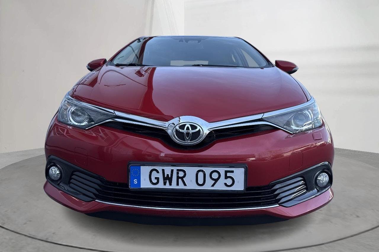 Toyota Auris 1.2T 5dr (116hk) - 11 125 mil - Manuell - Dark Red - 2016