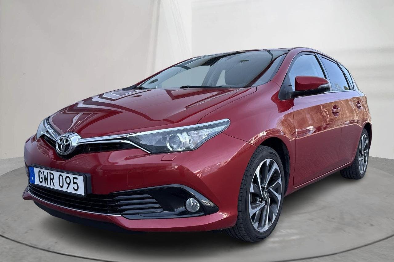 Toyota Auris 1.2T 5dr (116hk) - 111 250 km - Manual - Dark Red - 2016