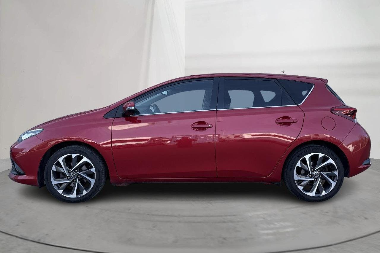 Toyota Auris 1.2T 5dr (116hk) - 11 125 mil - Manuell - Dark Red - 2016
