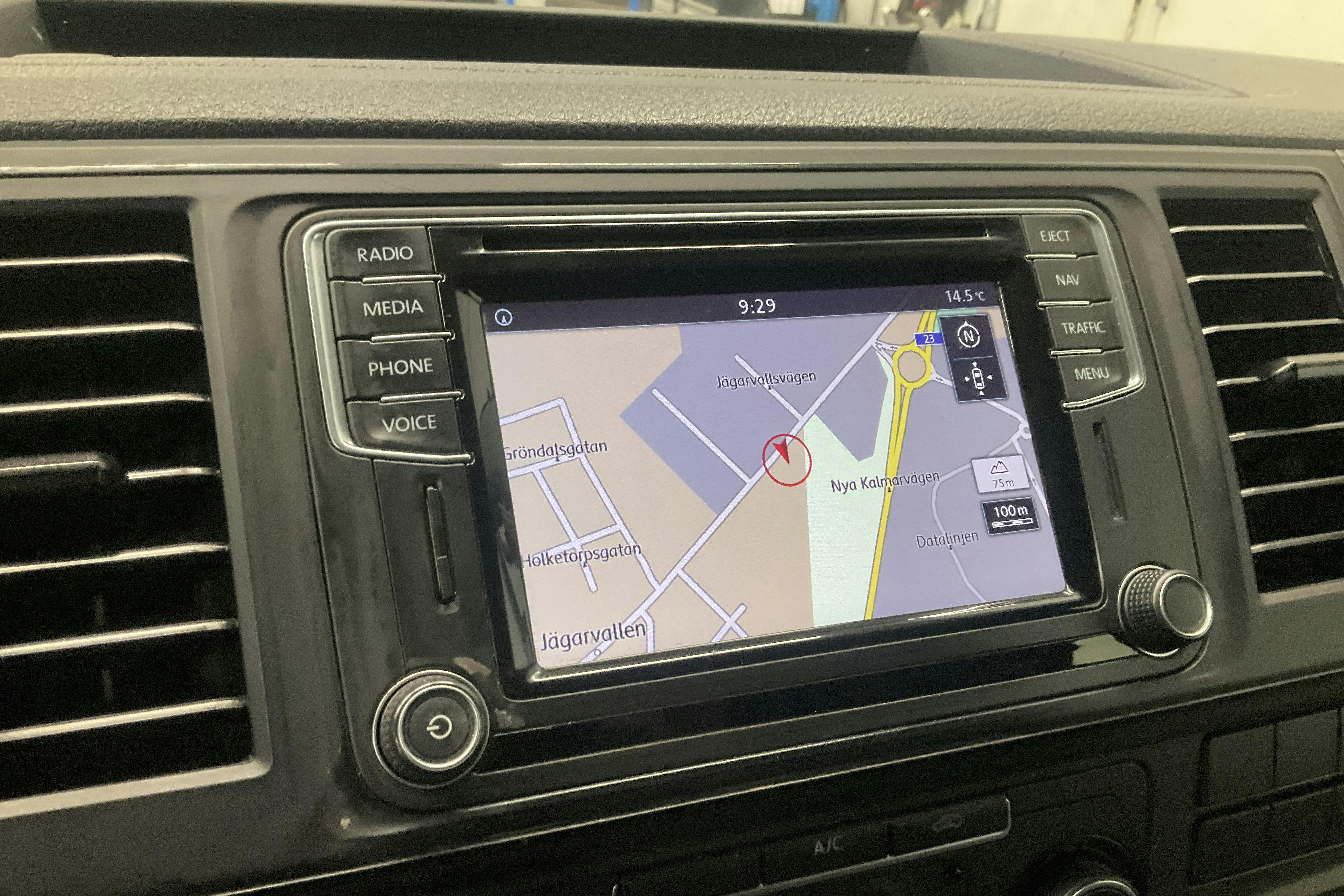 VW Transporter T6 2.0 TDI BMT (204hk) - 201 370 km - Automatyczna - biały - 2017