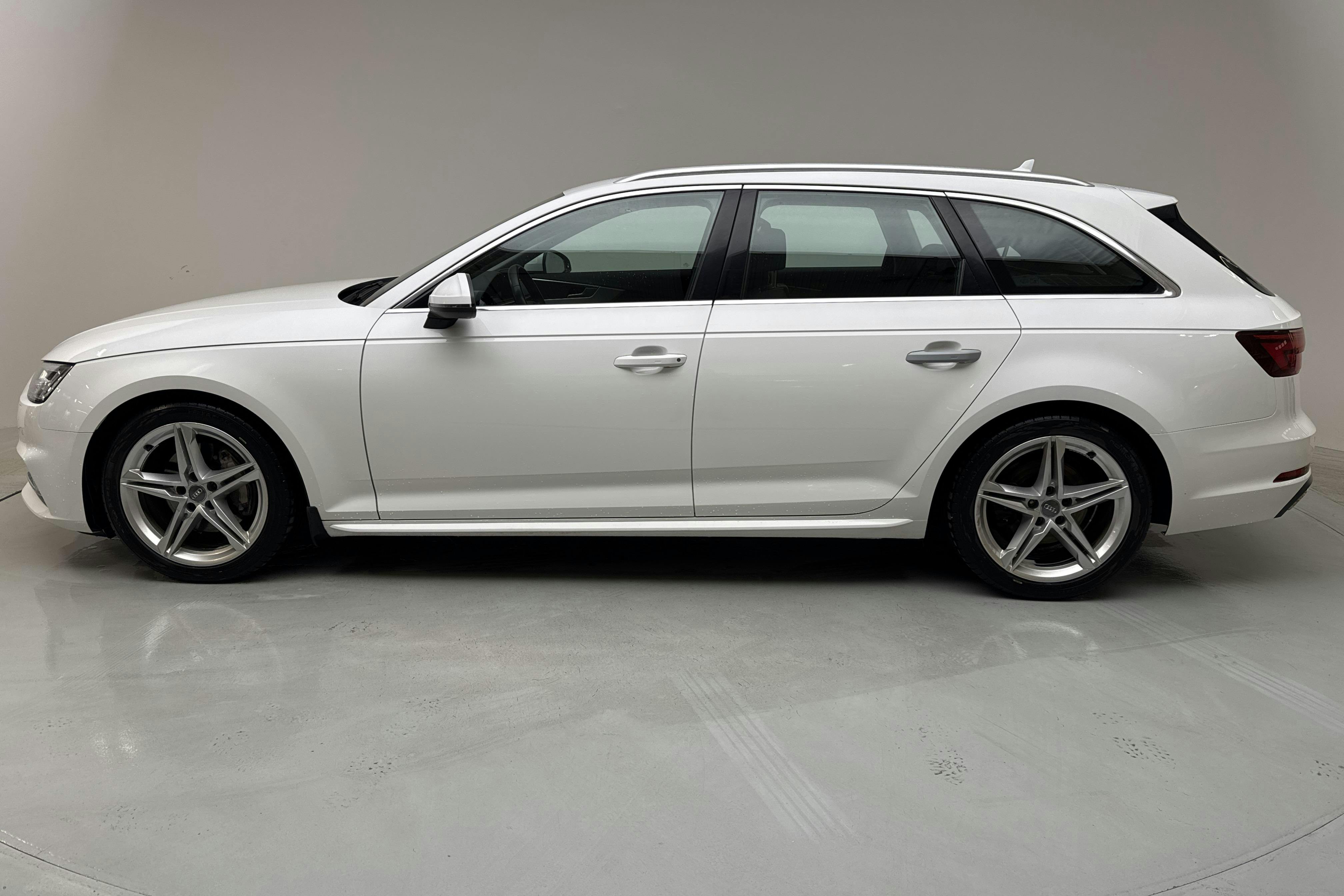Audi A4 Avant 40 TDI quattro (190hk) - 138 070 km - Automaattinen - valkoinen - 2019