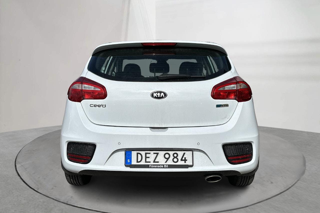 KIA Cee'd 1.6 CRDi 5dr (136hk) - 154 390 km - Manuaalinen - valkoinen - 2016