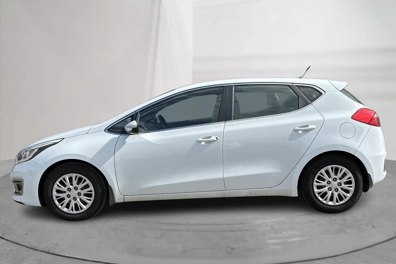 KIA Cee'd 1.6 CRDi 5dr (136hk) - 154 390 km - Manuaalinen - valkoinen - 2016