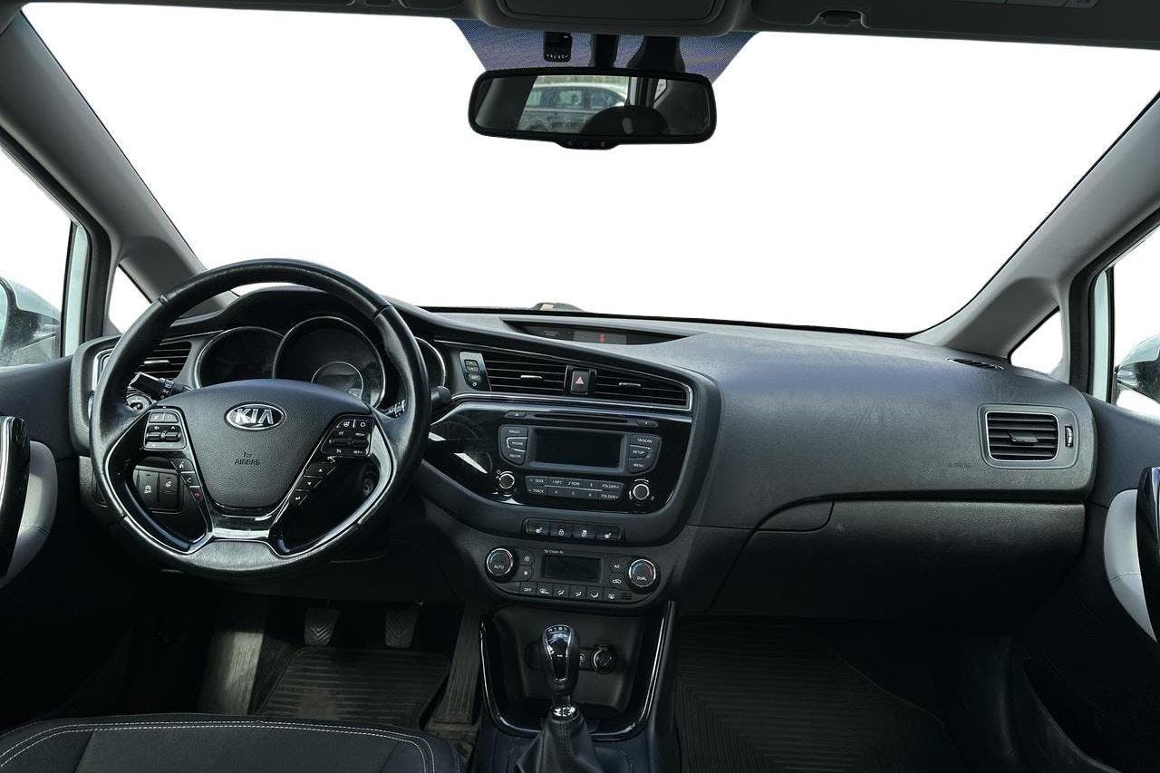 KIA Cee'd 1.6 CRDi 5dr (136hk) - 154 390 km - Manuaalinen - valkoinen - 2016