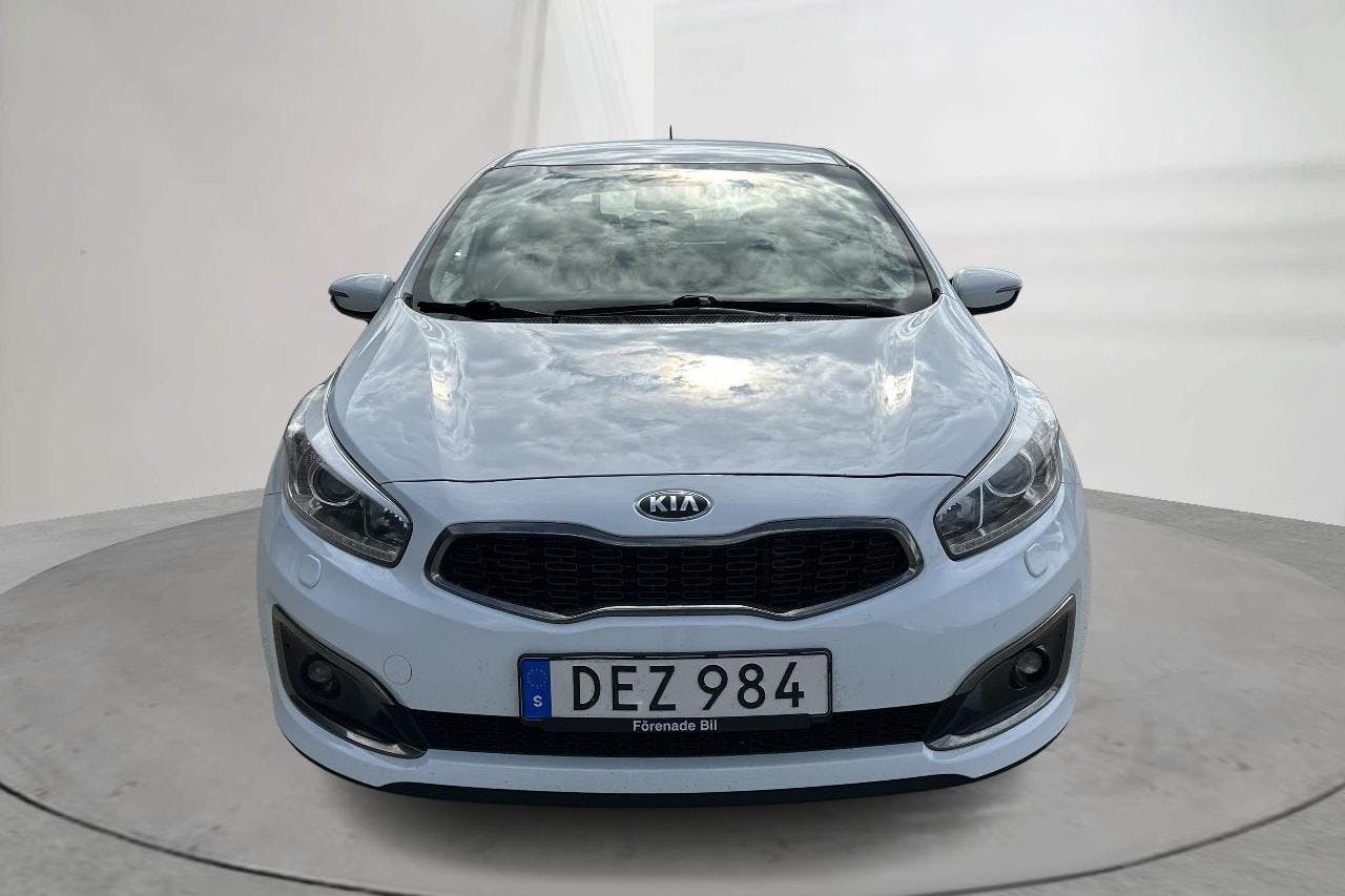 KIA Cee'd 1.6 CRDi 5dr (136hk) - 154 390 km - Manuaalinen - valkoinen - 2016