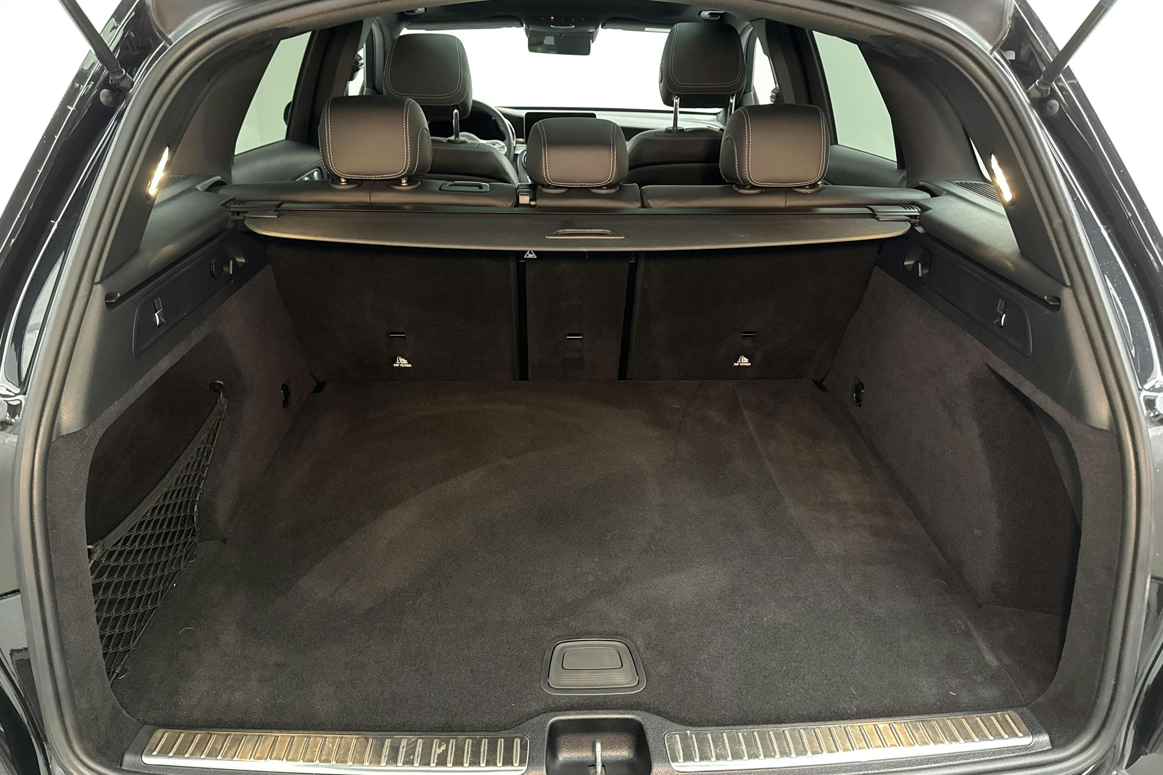 Mercedes GLC 300 4MATIC X253 (258hk) - 22 200 km - Automaatne - must - 2021