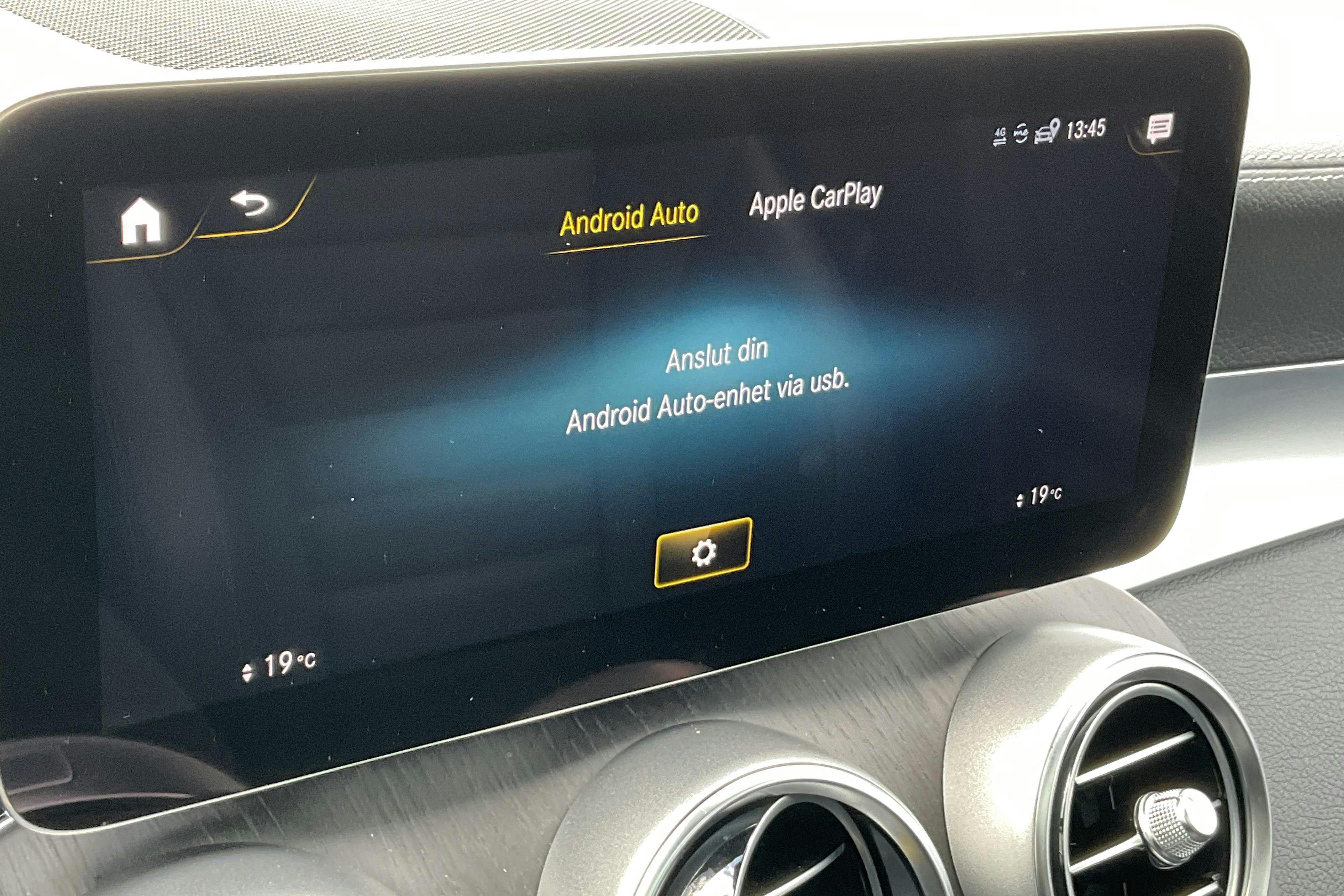 Mercedes GLC 300 4MATIC X253 (258hk) - 22 200 km - Automaatne - must - 2021